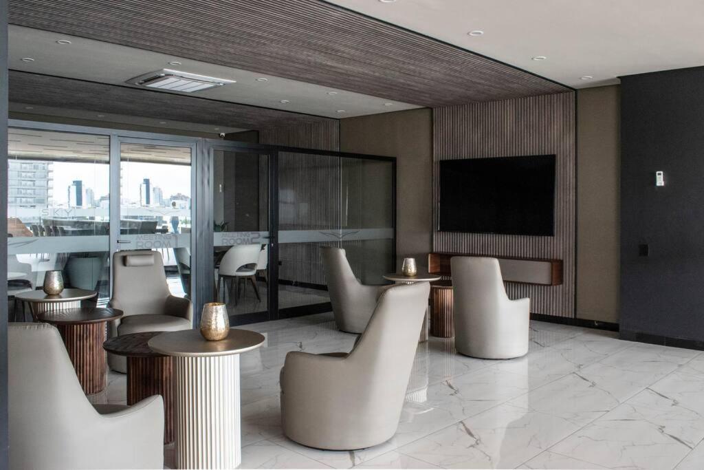 ¡Nuevo y elegante apartamento!
