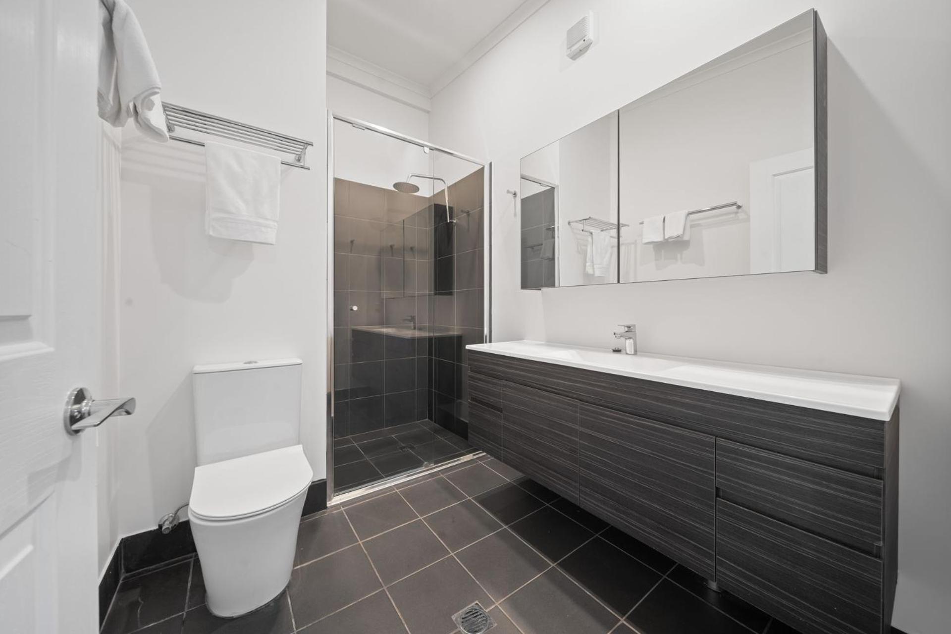 Tukidale Cottage - 3BR Cottage l WiFi l Air-Con l Relaxing Location