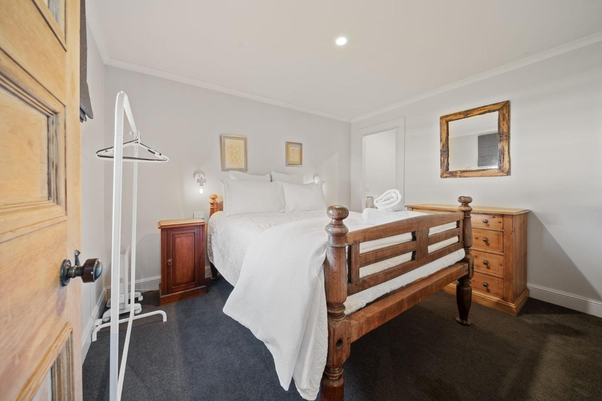 Tukidale Cottage - 3BR Cottage l WiFi l Air-Con l Relaxing Location