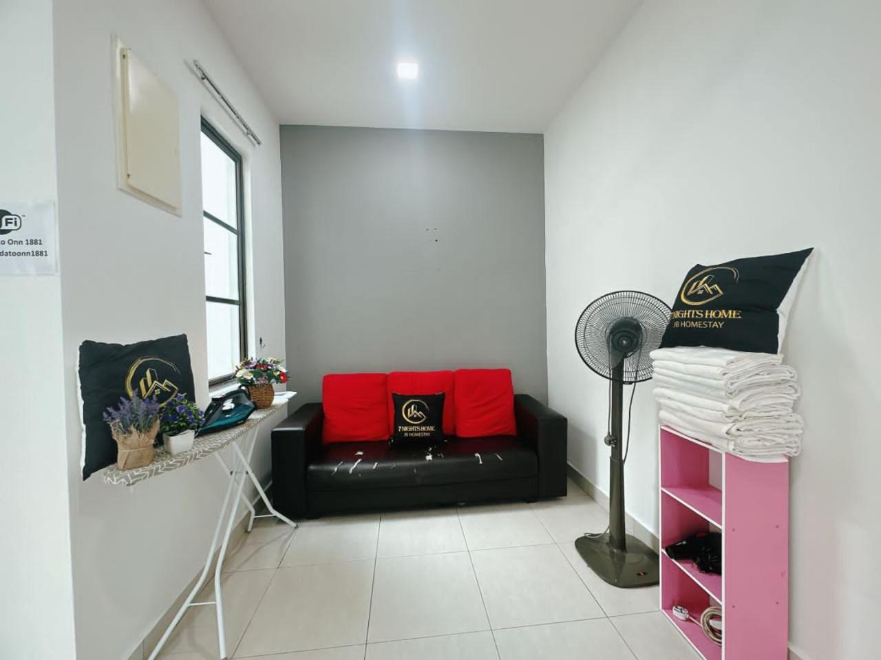 A03 Spacious Homestay In Dato Onn
