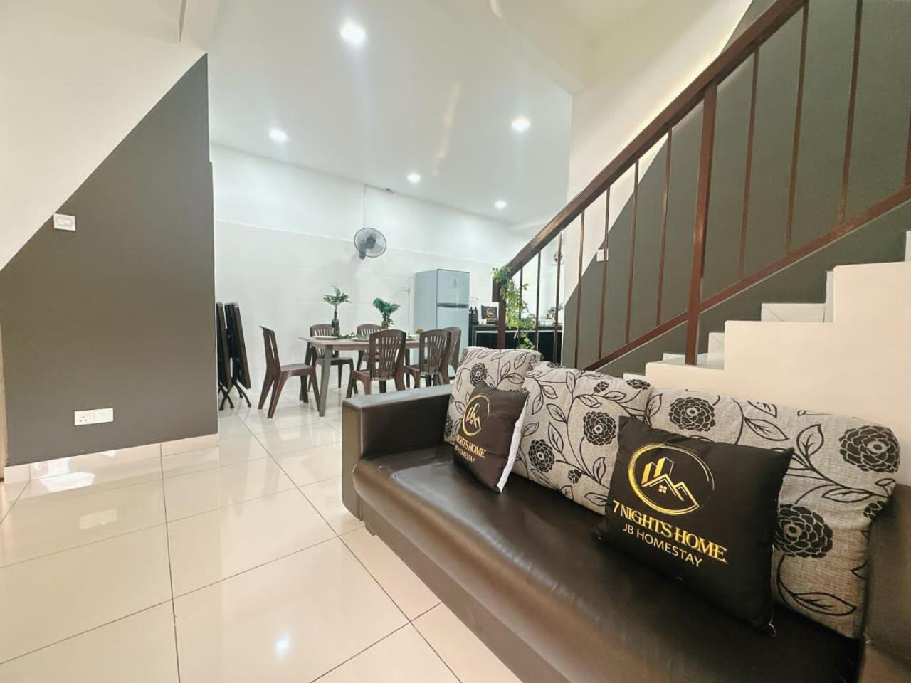 A03 Spacious Homestay In Dato Onn