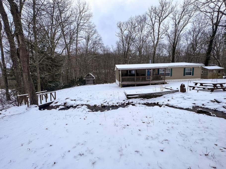 Bern's Summit Solitude: Stream-Front Serenity