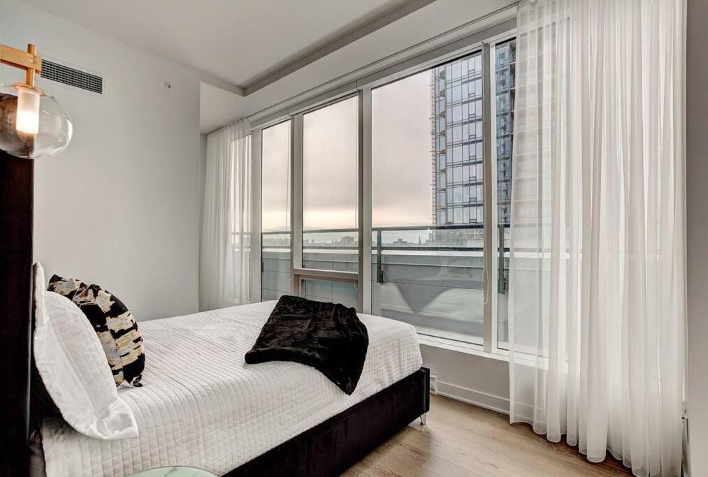 Luxury Downtown Escape Pool & Free Parking