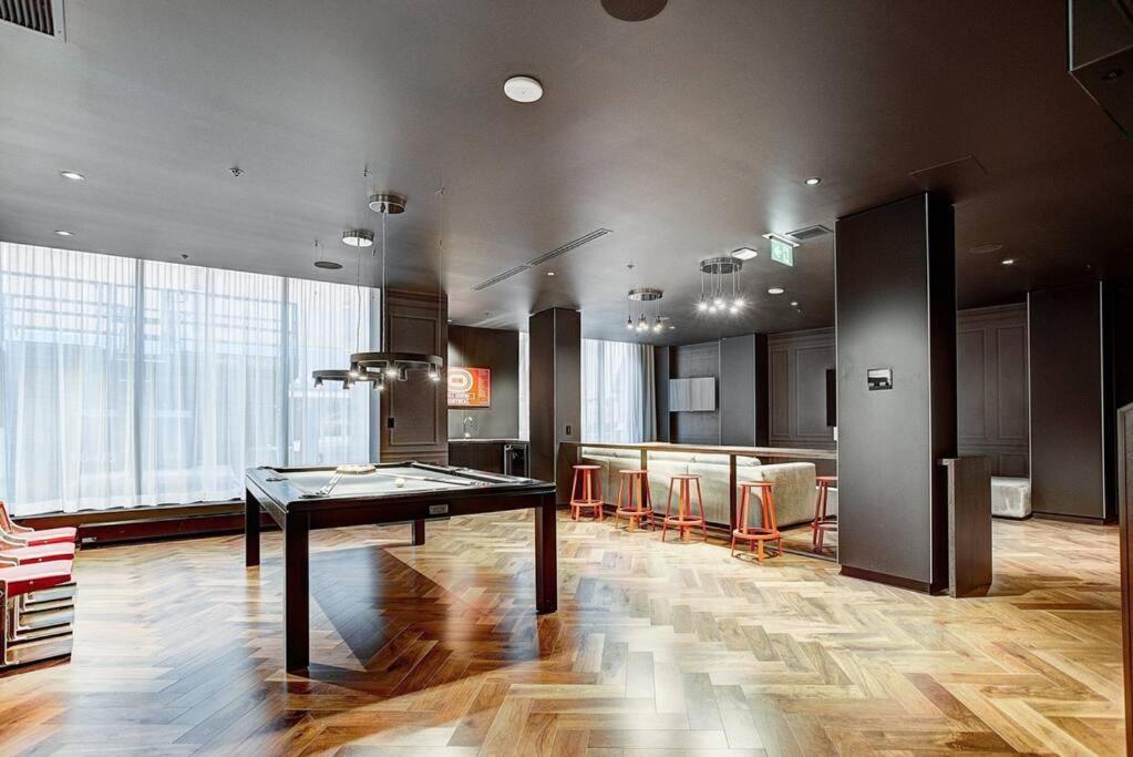 Luxury Downtown Escape Pool & Free Parking