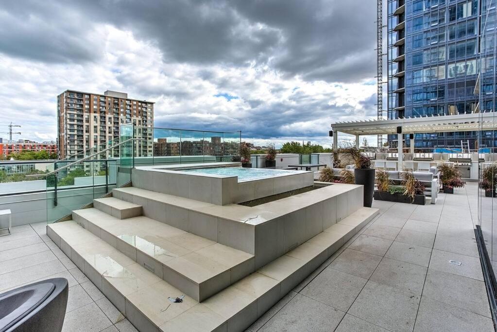 Luxury Downtown Escape Pool & Free Parking