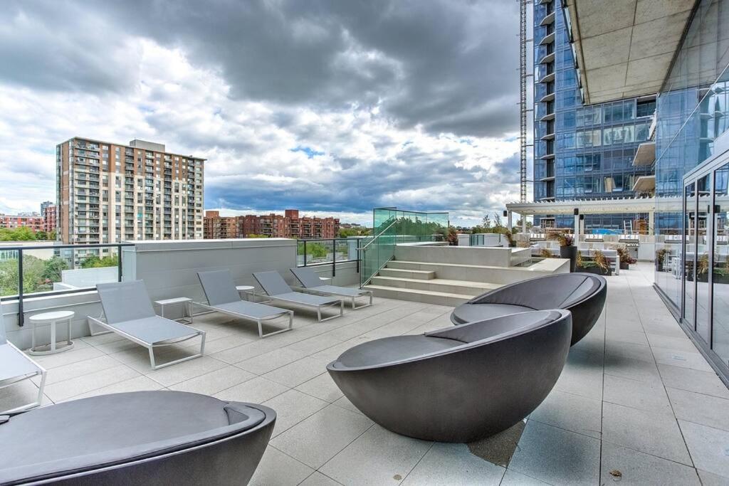 Luxury Downtown Escape Pool & Free Parking