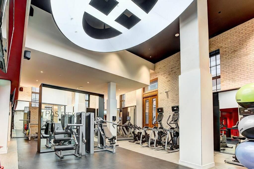 Luxury Downtown Escape Pool & Free Parking