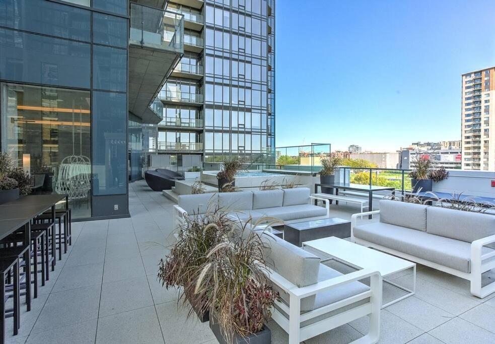 Luxury Downtown Escape Pool & Free Parking