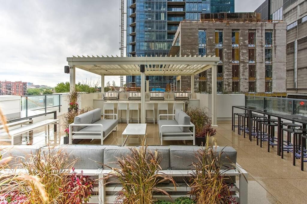 Luxury Downtown Escape Pool & Free Parking