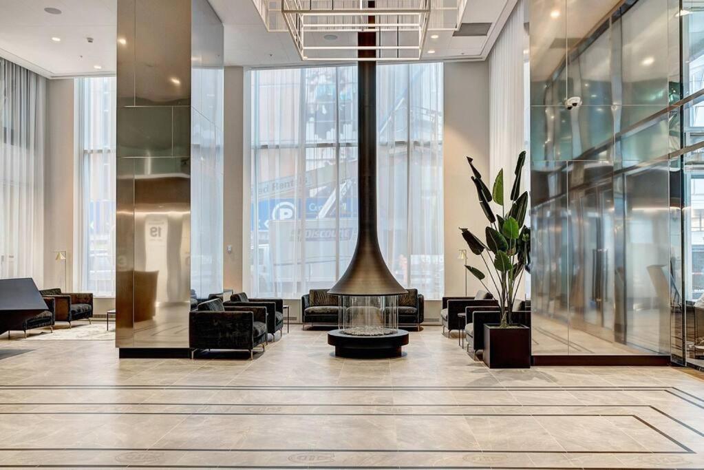 Luxury Downtown Escape Pool & Free Parking