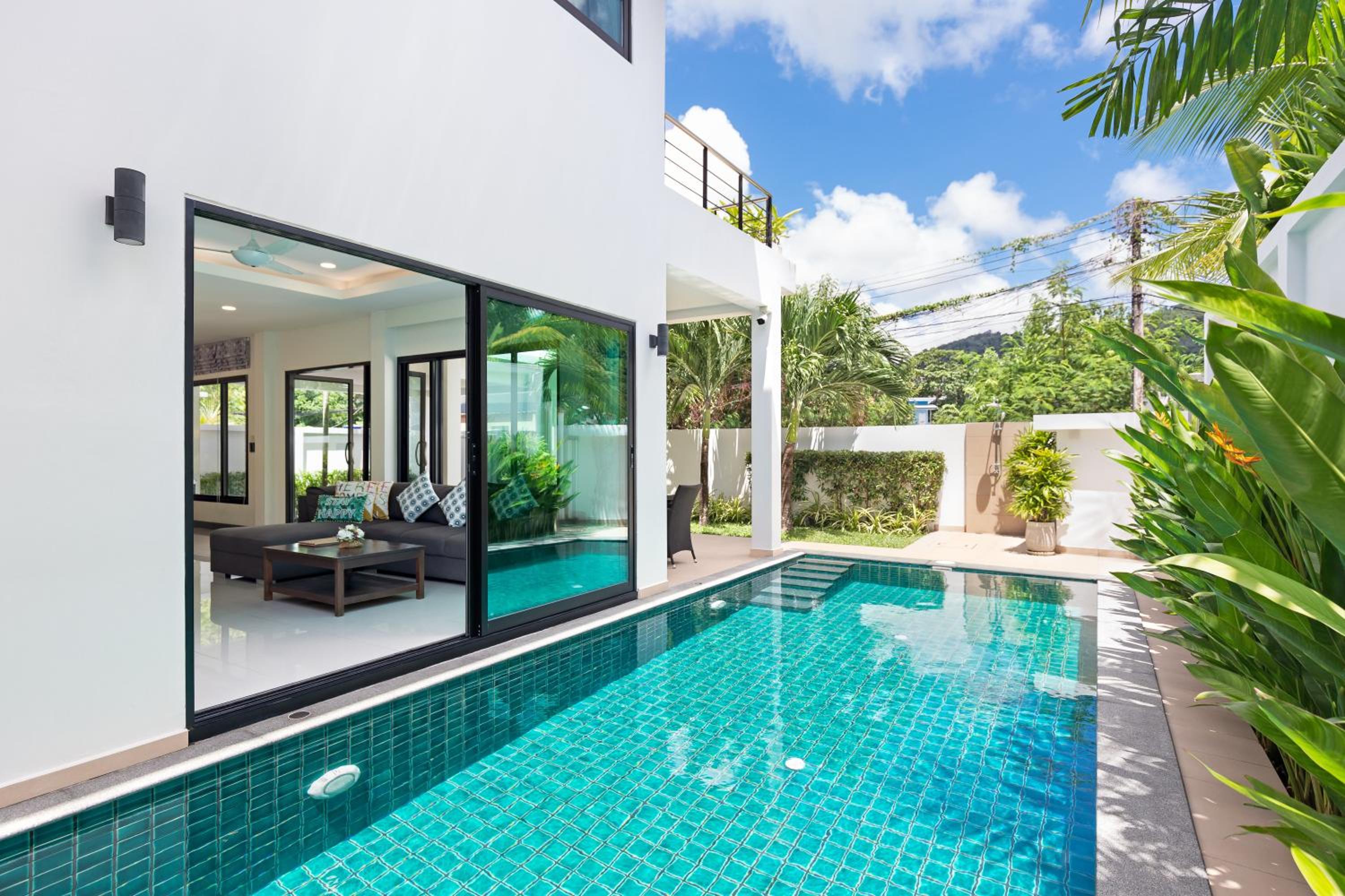 Villa White Pool view 5
