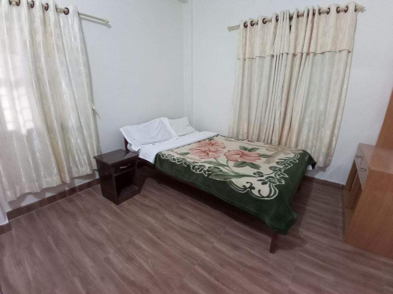 Photo 8