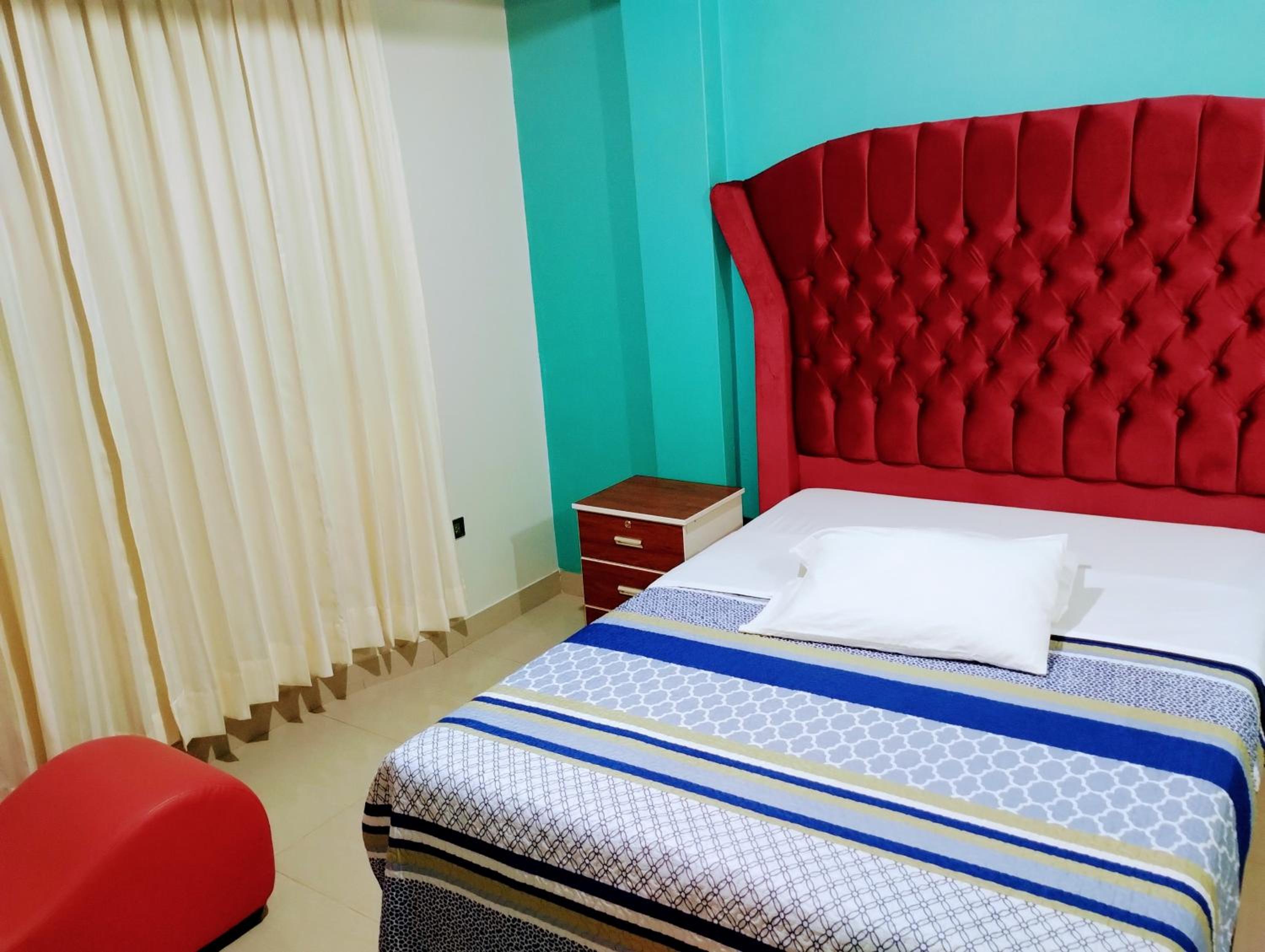 HOSTAL TOSCANO SUITES