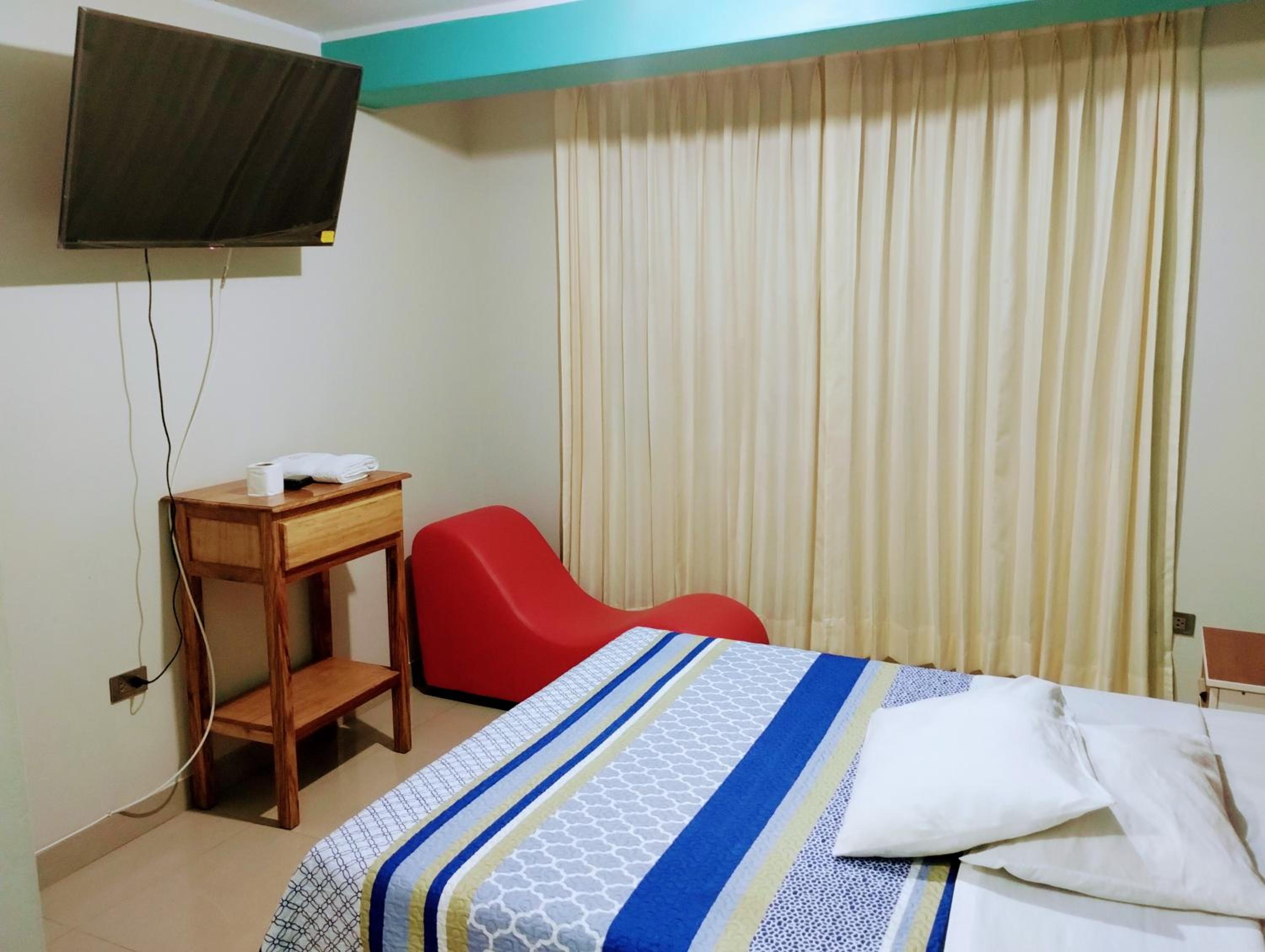 HOSTAL TOSCANO SUITES