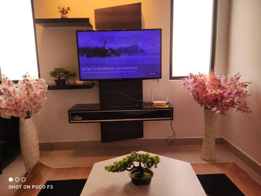 HB2109-2 Bedroom-Wifi-Netflix-Parking-SwimmingPool-Cyberjaya, 3076 photo 3