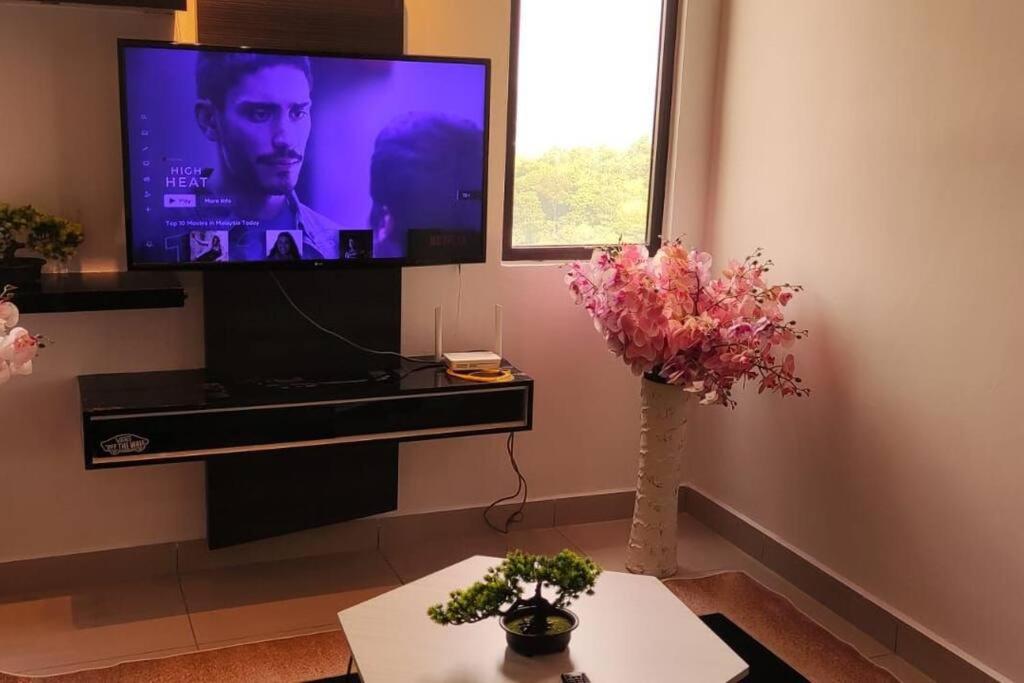 HB2109-2 Bedroom-Wifi-Netflix-Parking-SwimmingPool-Cyberjaya, 3076 photo 5
