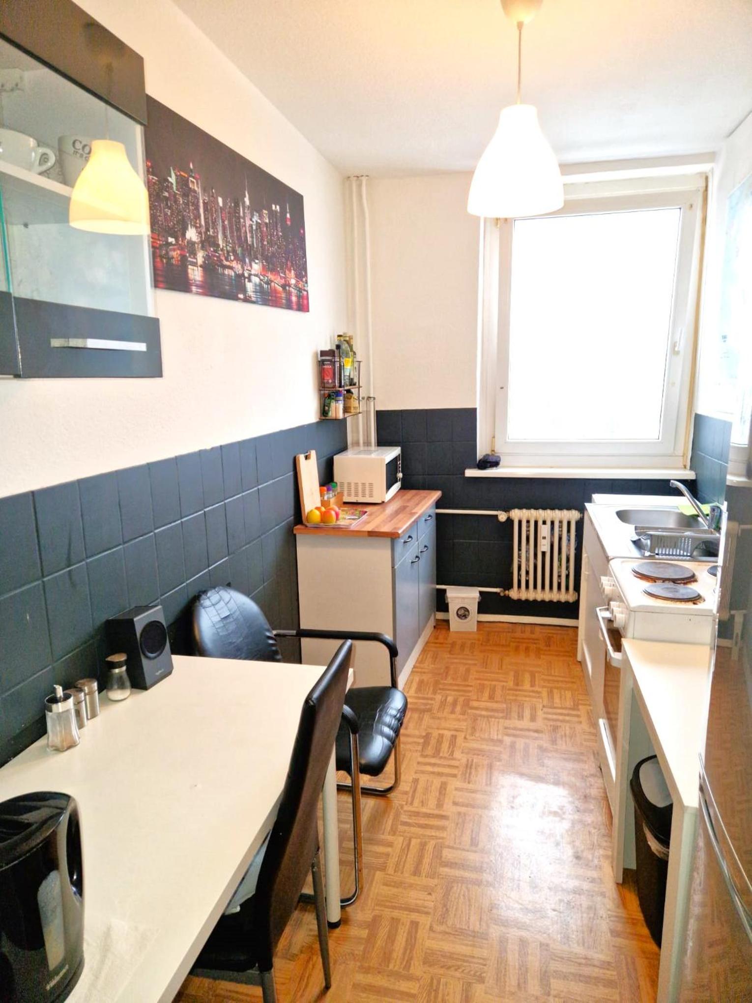 Live like a Local Big 24qm Room Cozy Trendy LGTB Friendly in Shared Apartment in Green Area 12 min to Downtown Alexanderplatz