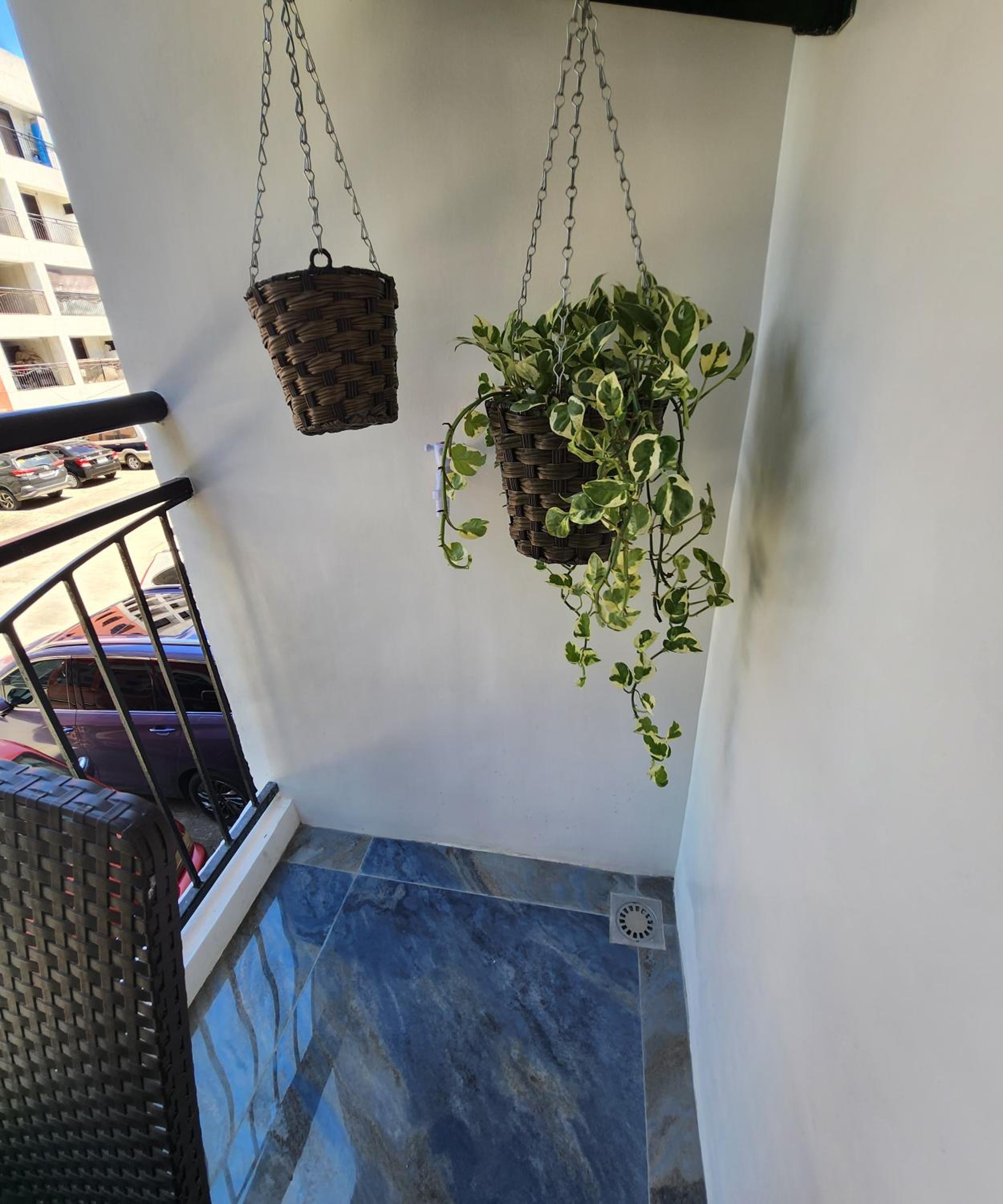 Condo Azur Suites B207 near Airport, Netflix, Stylish, Cozy with swimming pool view 3