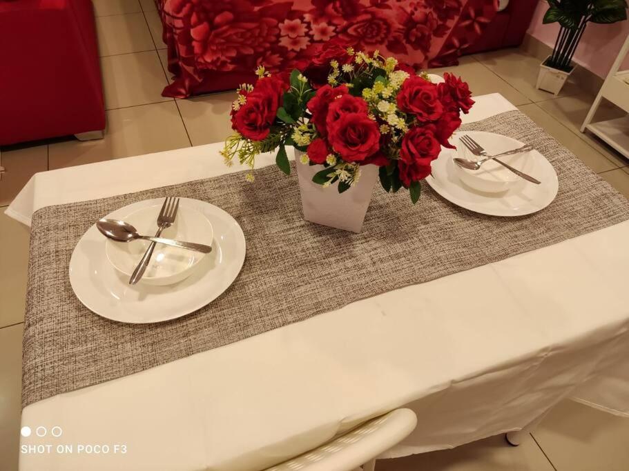 CD3102-Self-check-in-Netflix-Wifi- Parking-Pool-Balcony-Cyberjaya, 2015 photo 6