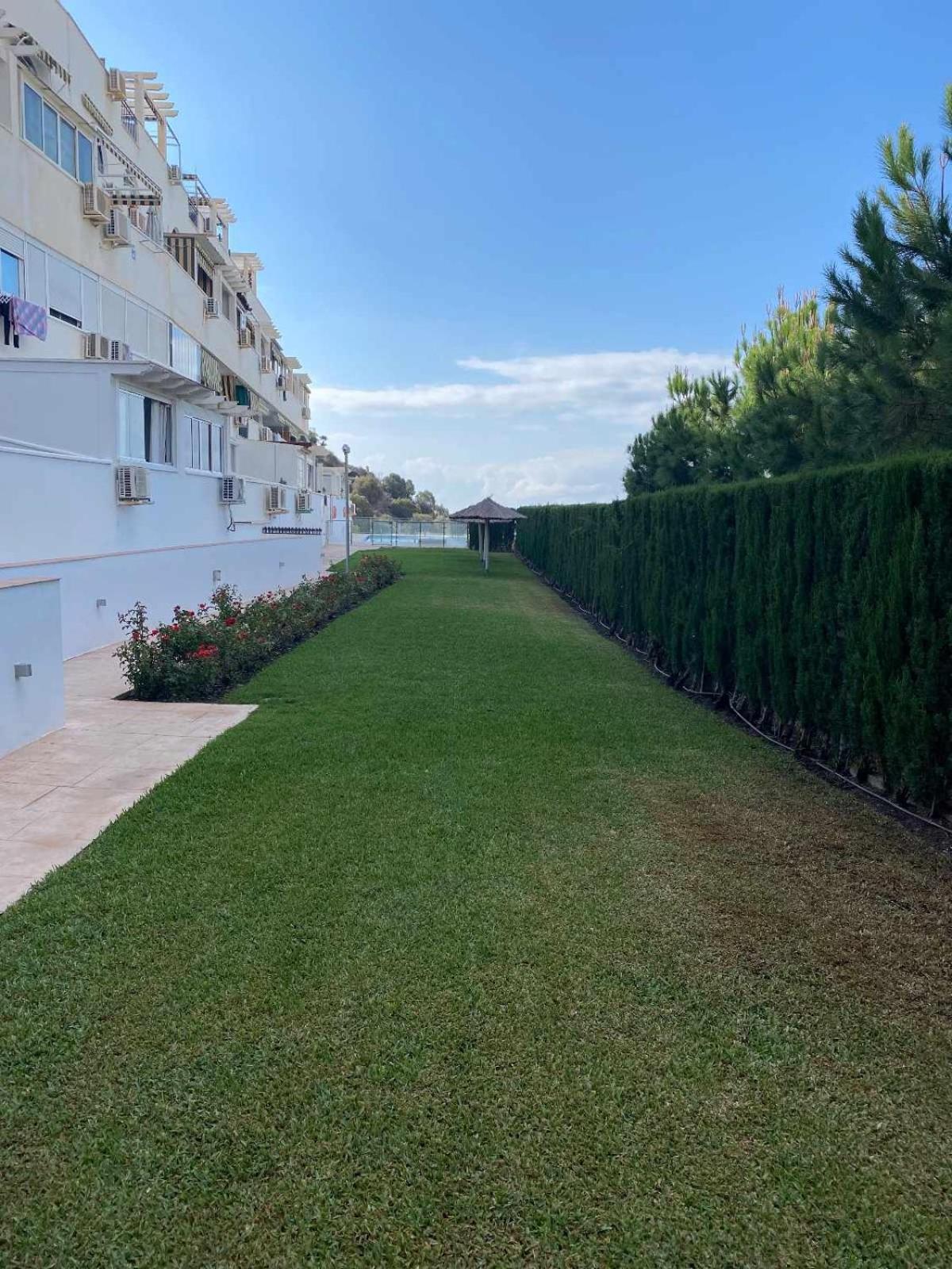 Acogedor apartamento con piscina en Benalmádena.