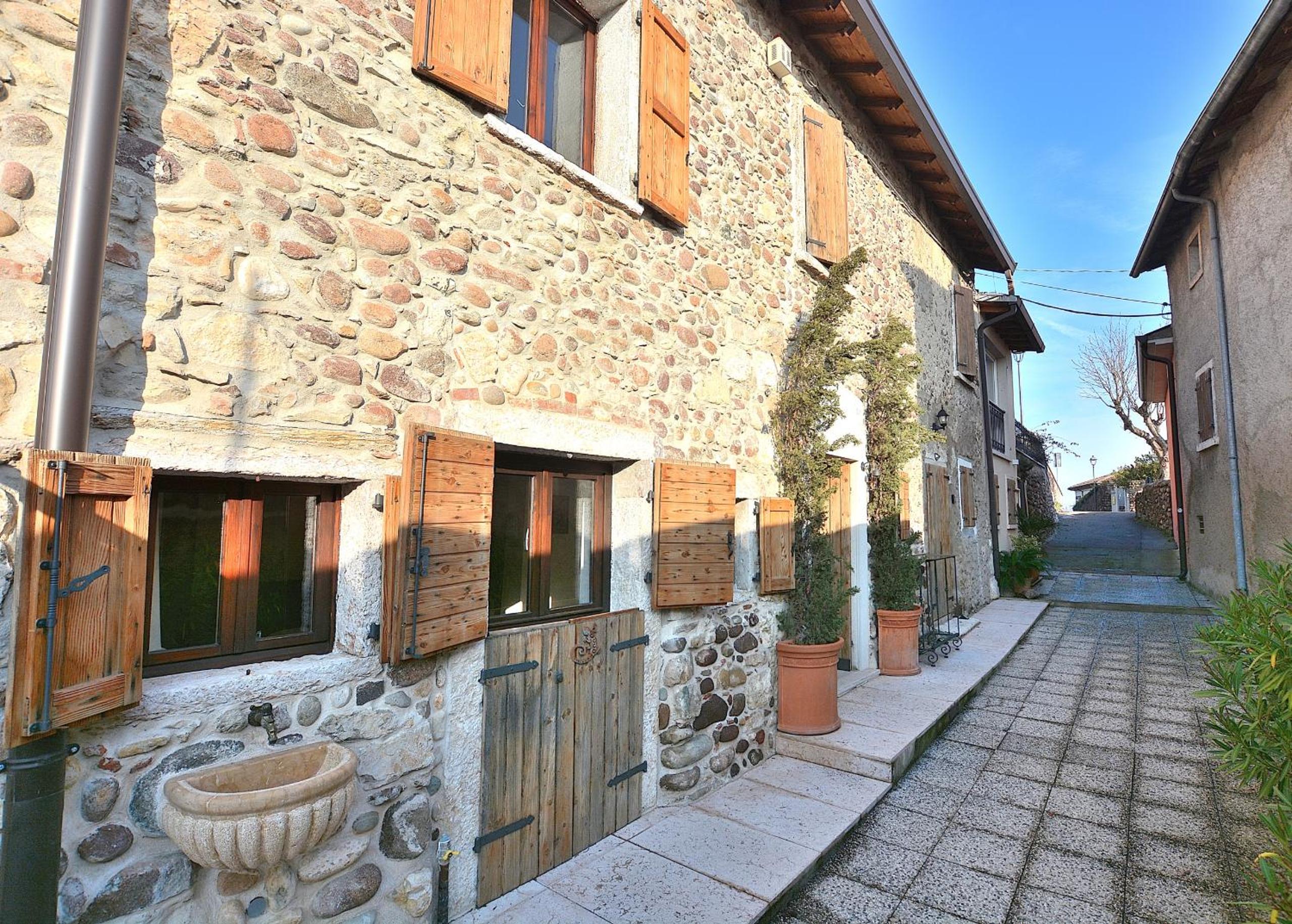 Casetta Renzi view 2