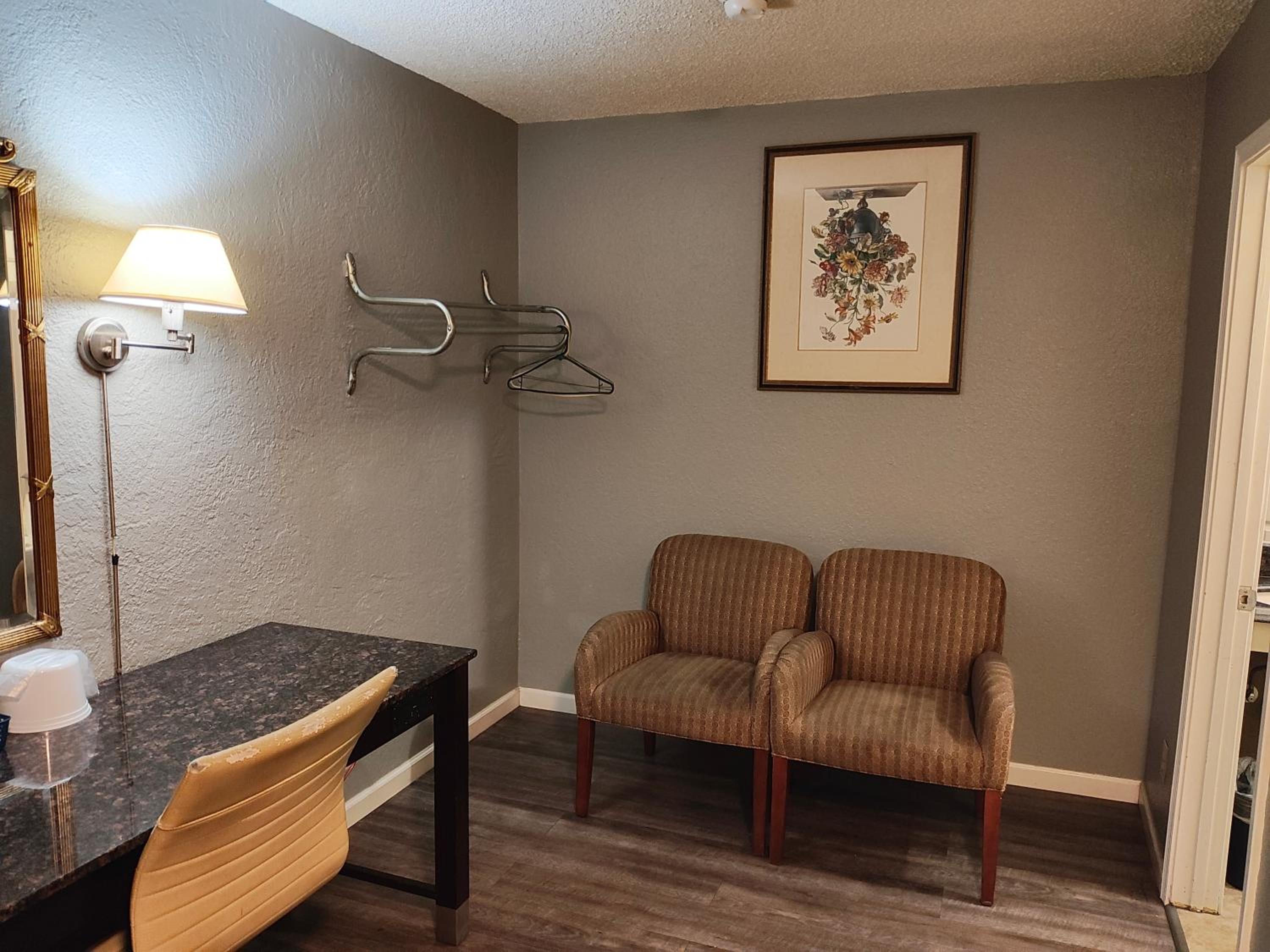 Economy Inn Richmond view 5