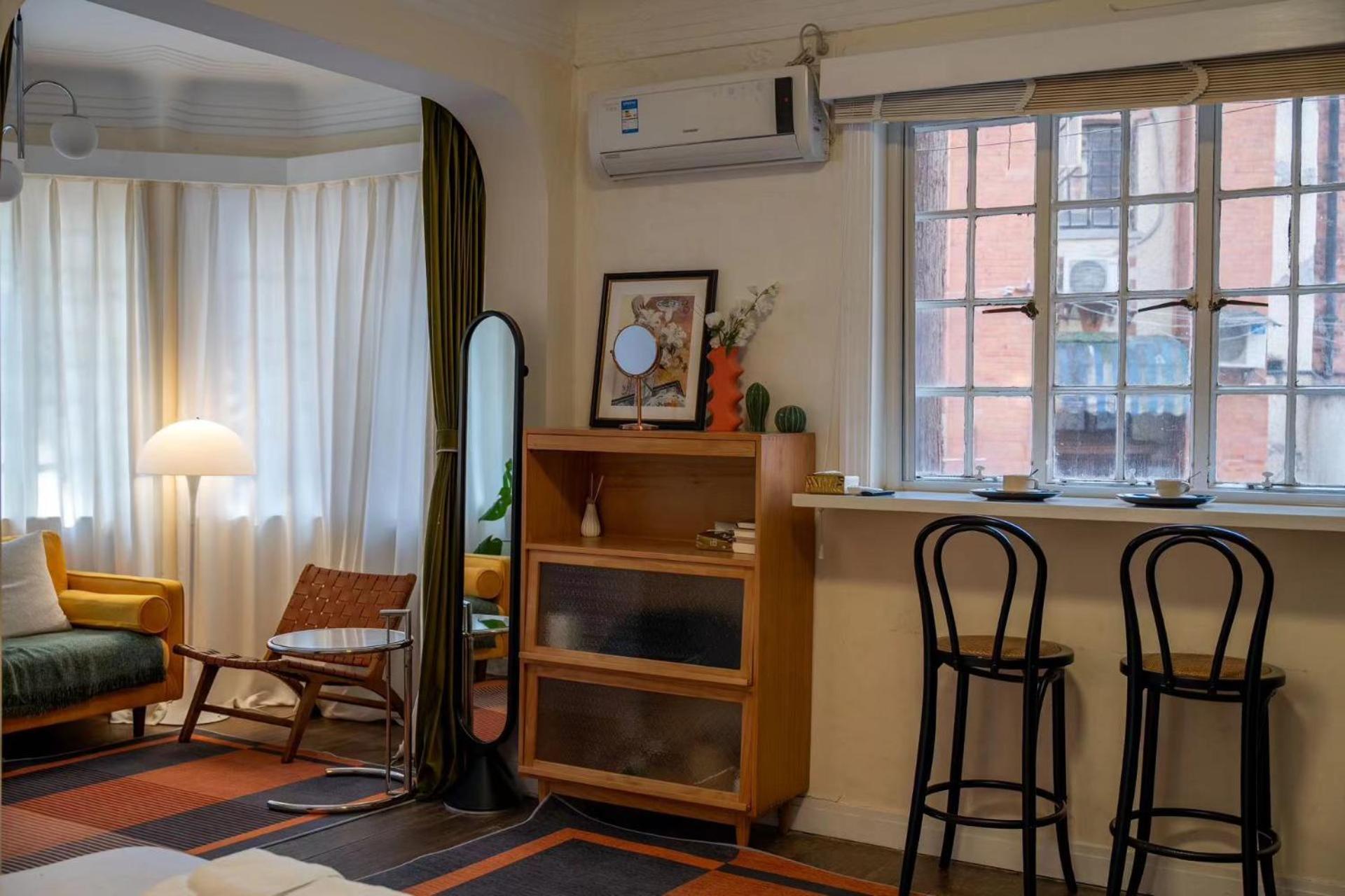 Shanghai Downtown Flower B&B