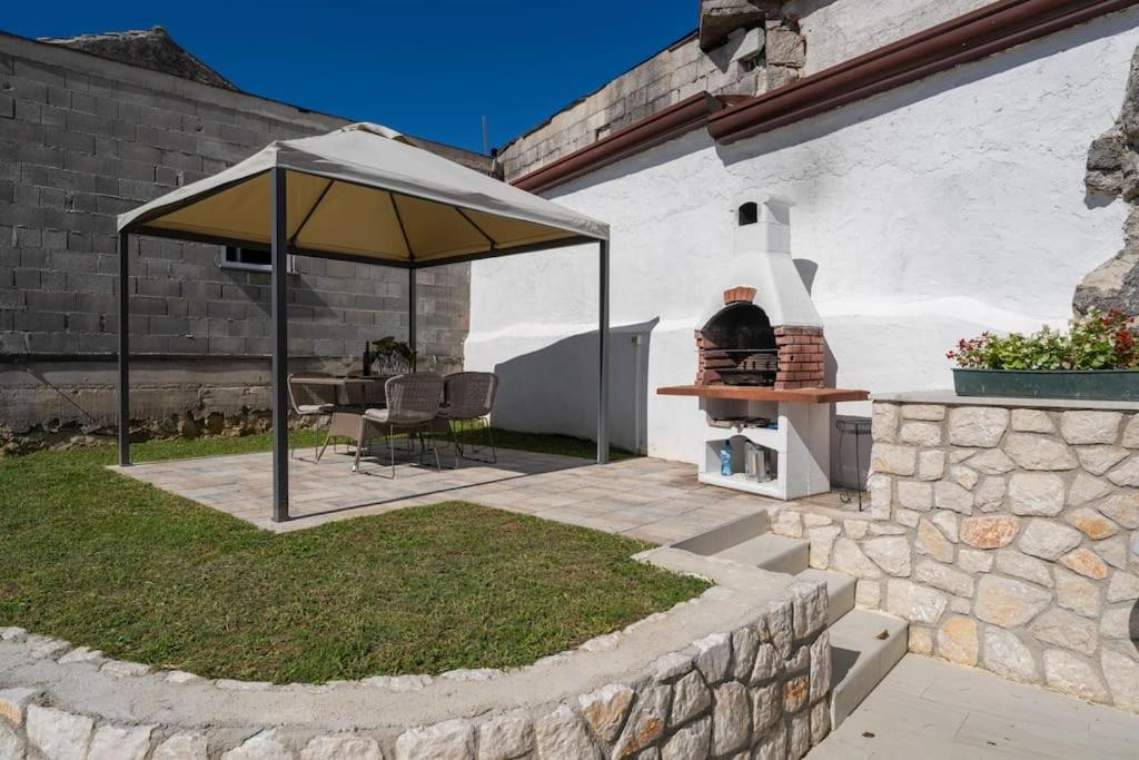 Casa Jakov