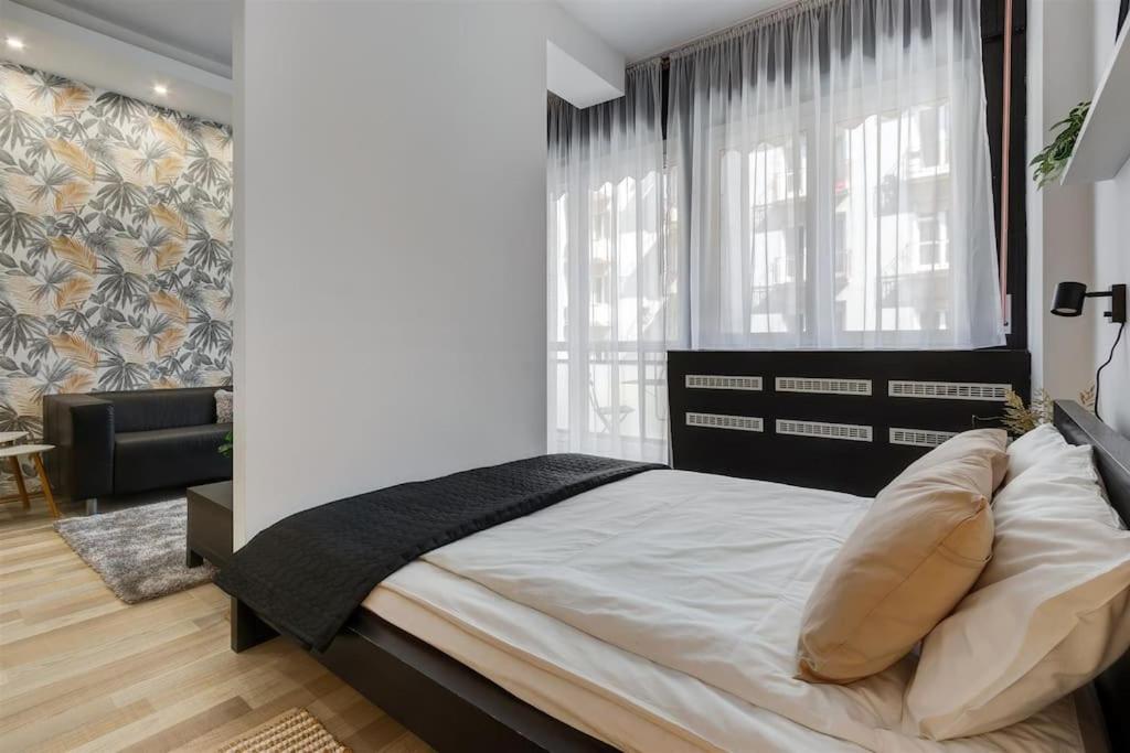 Central Premium Apartment at Madách Square view 2