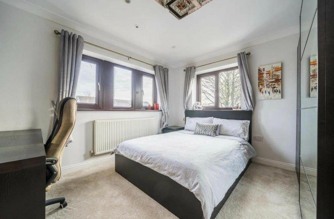 Executive Residence - Yorkshire Staycation Home view 5