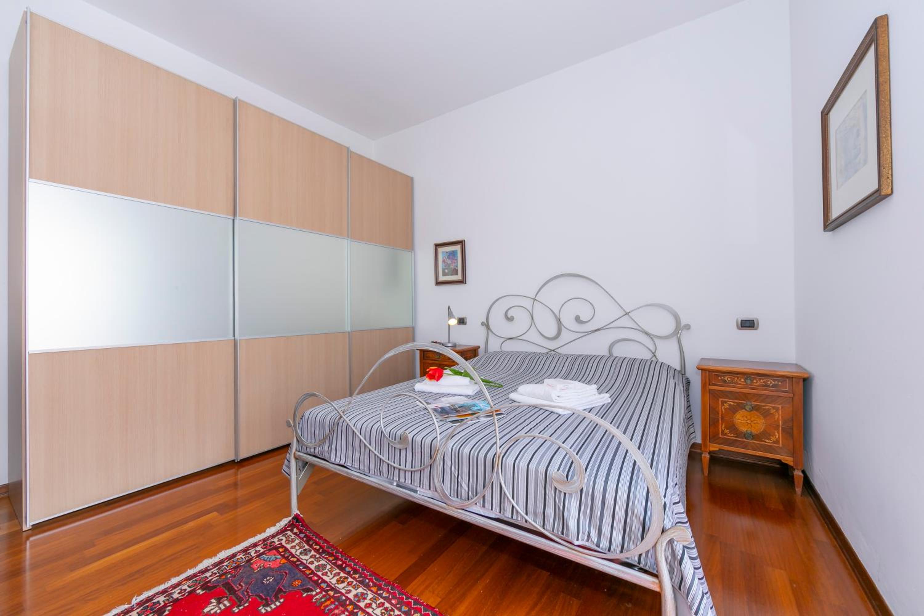 Casa Michelangelo Lake Garda Terrace Apt | Sleeps 6 + AC - Happy Rentals