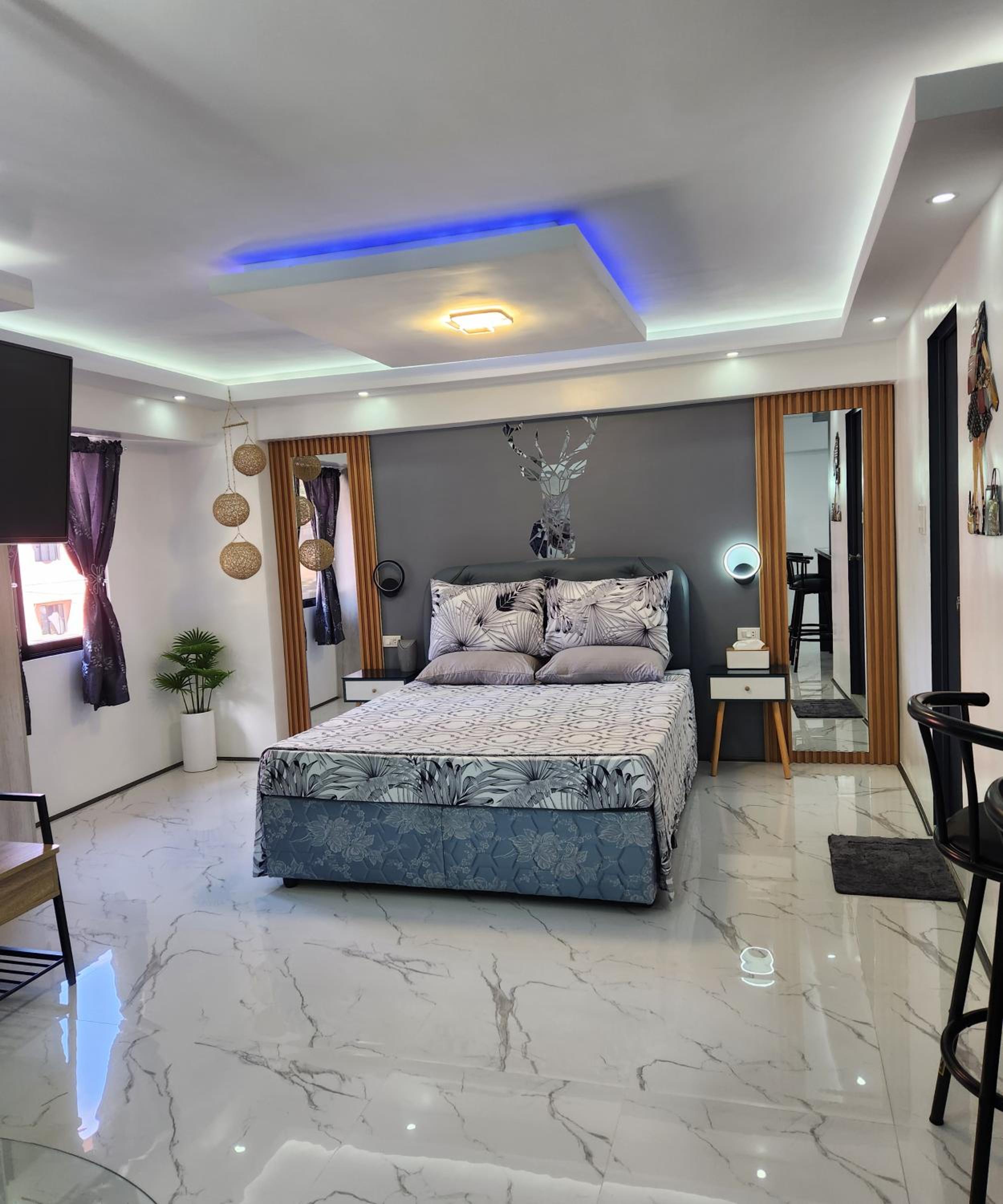 Condo Azur Suites B207 near Airport, Netflix, Stylish, Cozy with swimming pool view 5