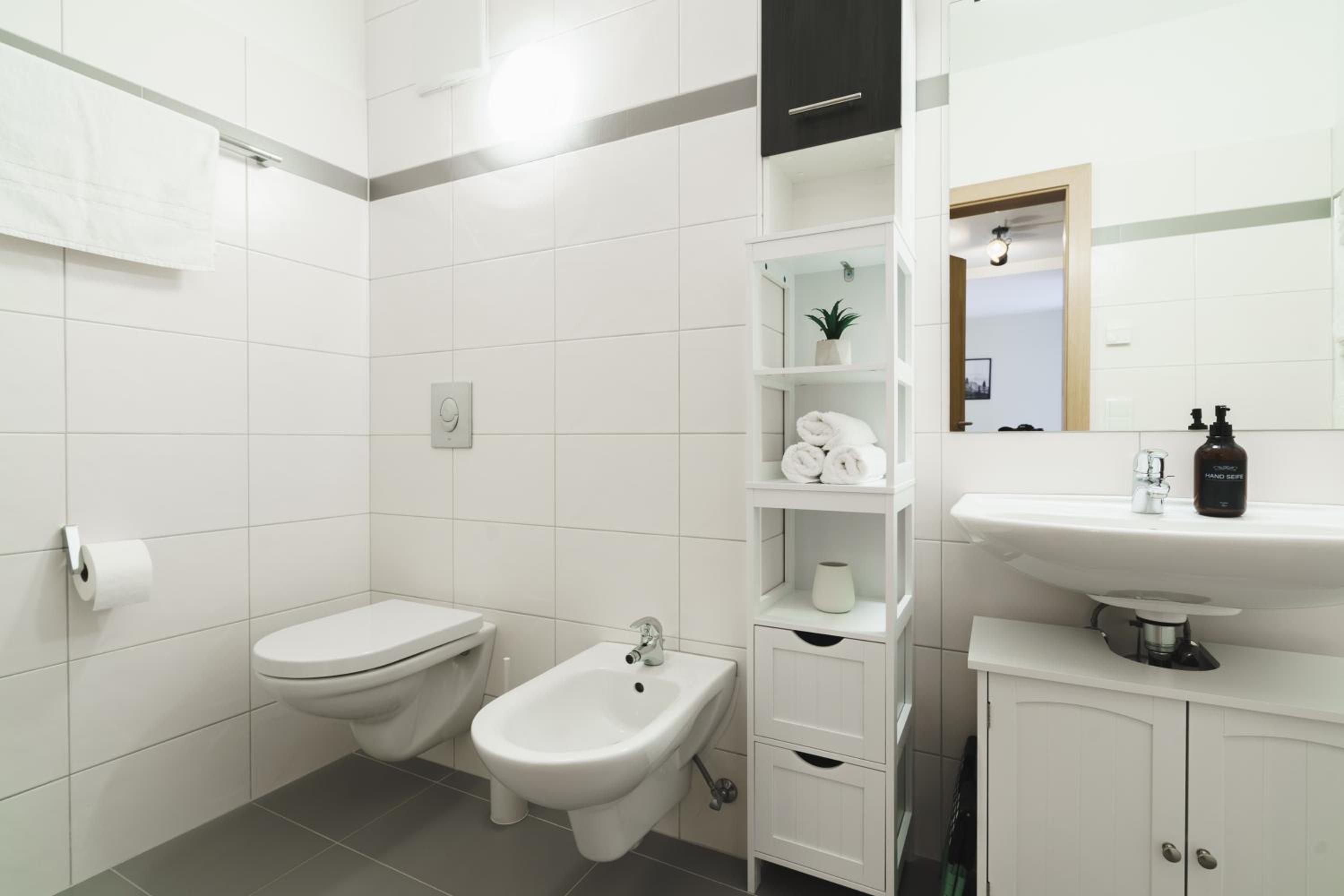 ALPSTAY Platzhirsch - Modern 2-Bedroom Family Apartment with Garden