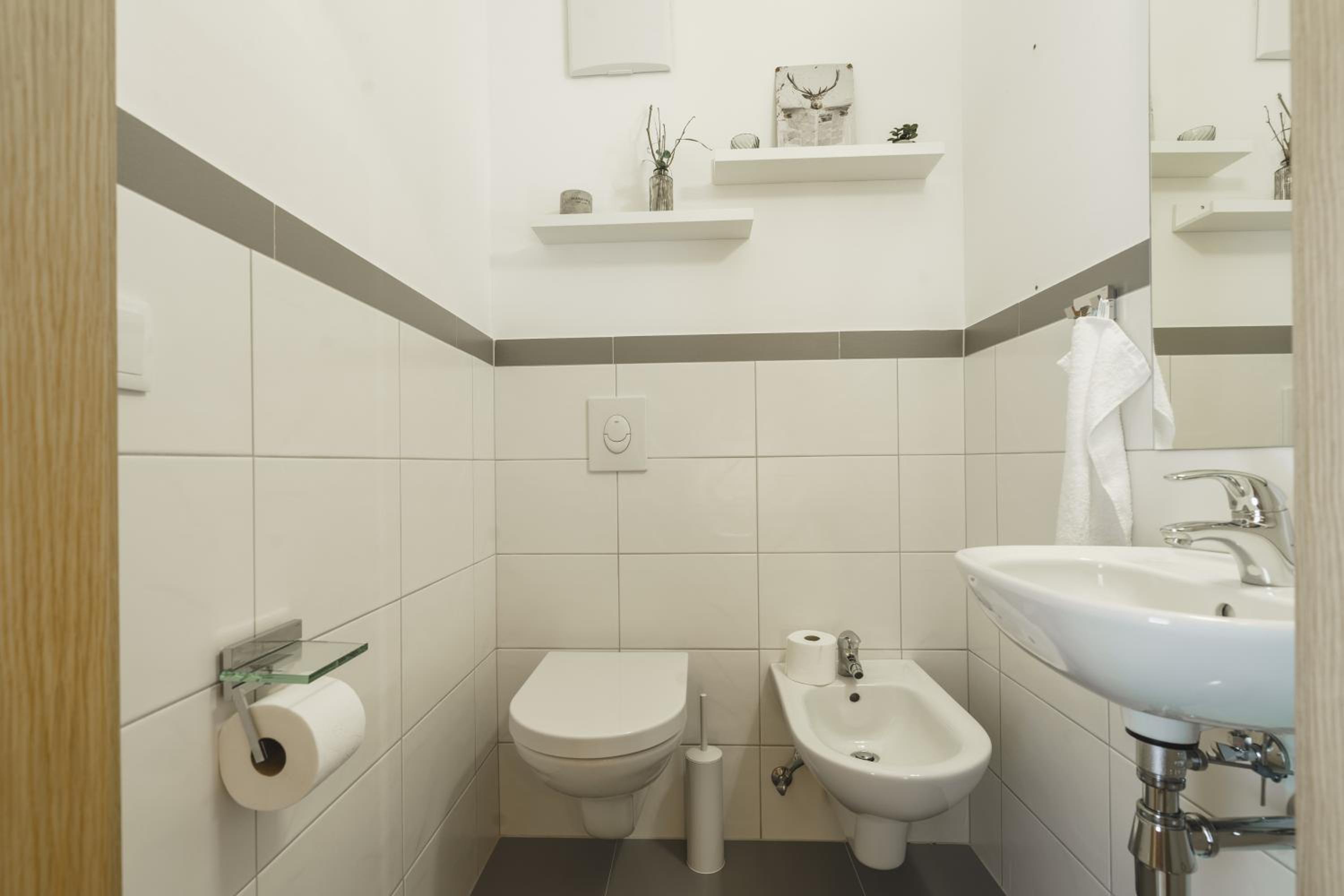ALPSTAY Platzhirsch - Modern 2-Bedroom Family Apartment with Garden