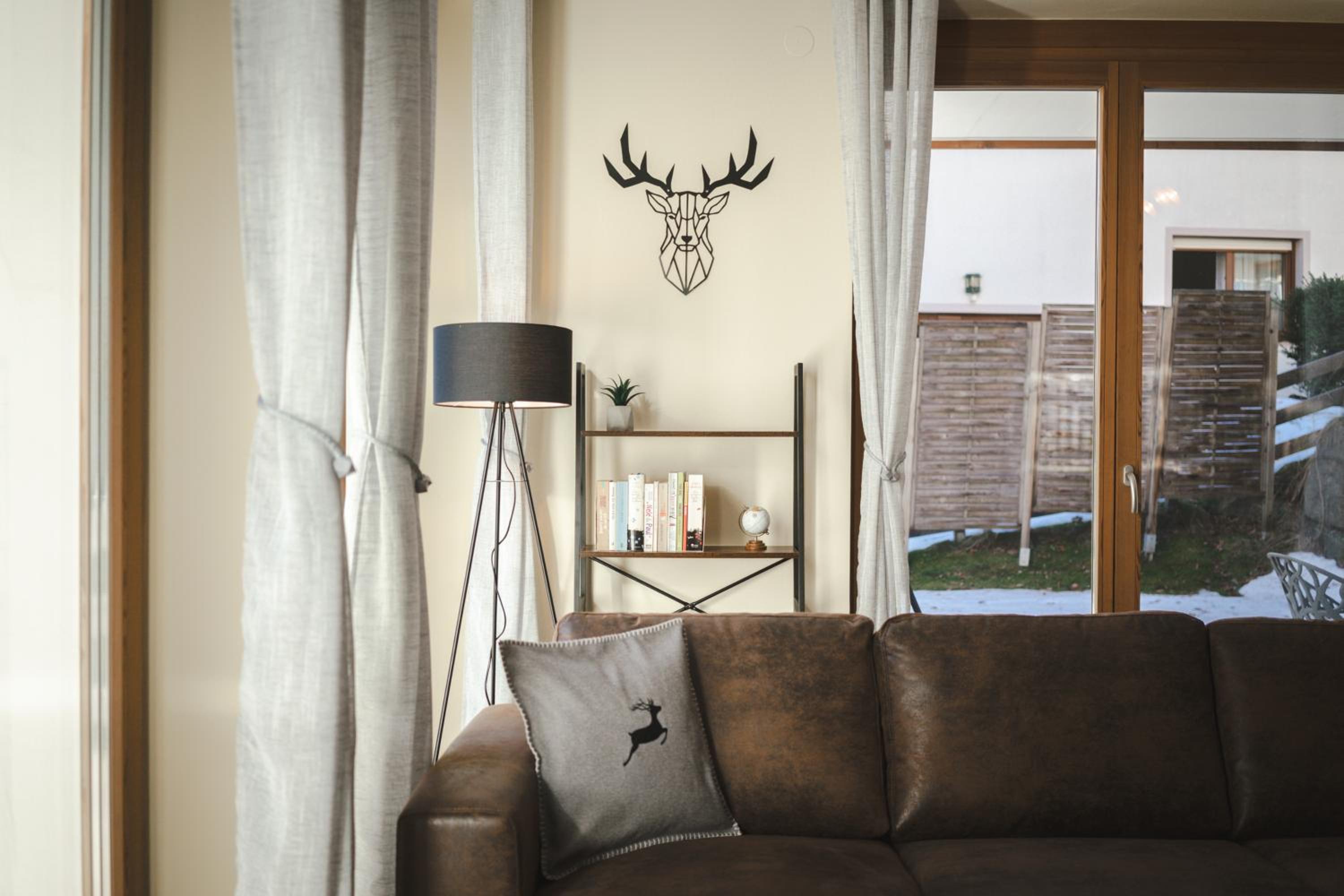 ALPSTAY Platzhirsch - Modern 2-Bedroom Family Apartment with Garden