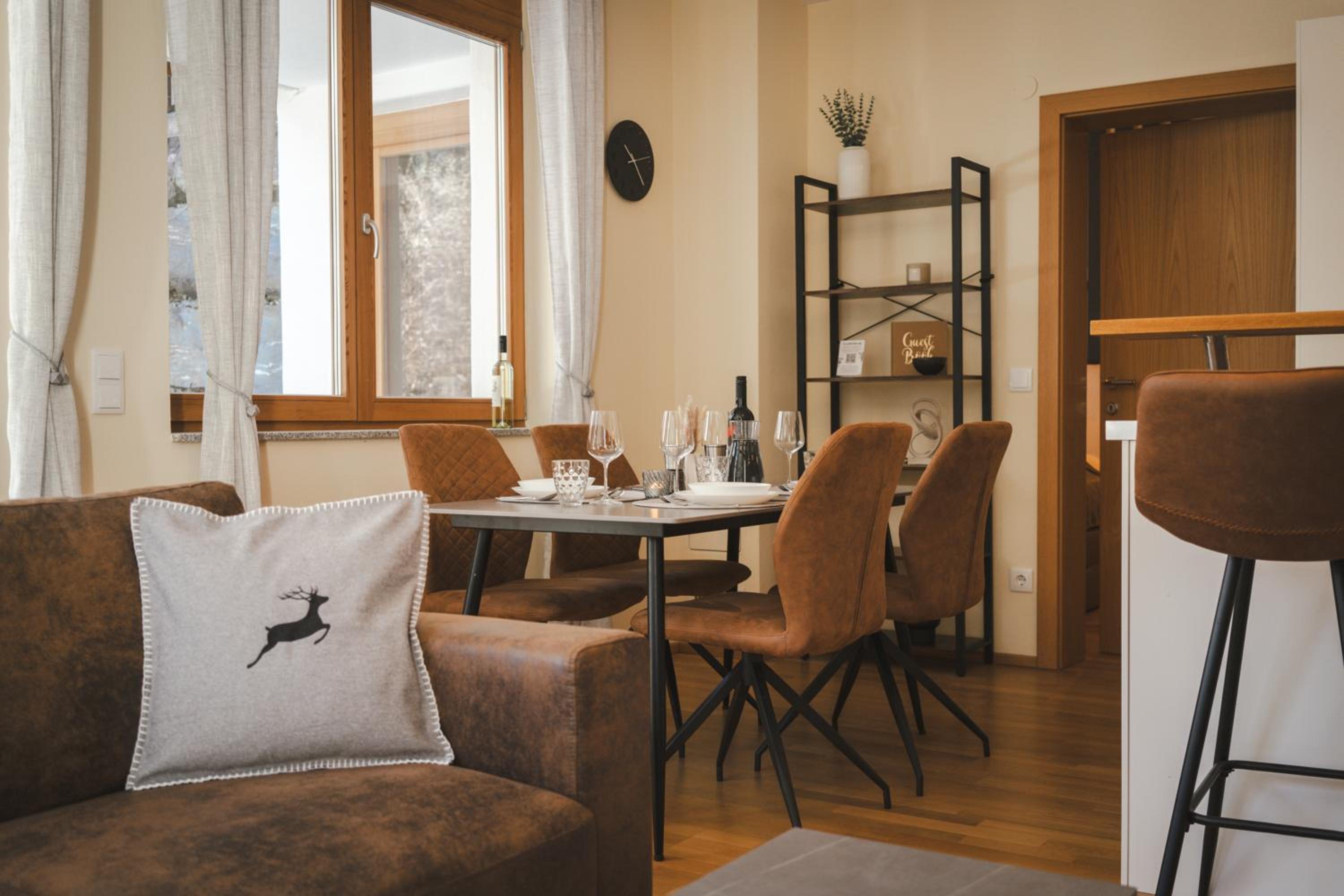 ALPSTAY Platzhirsch - Modern 2-Bedroom Family Apartment with Garden