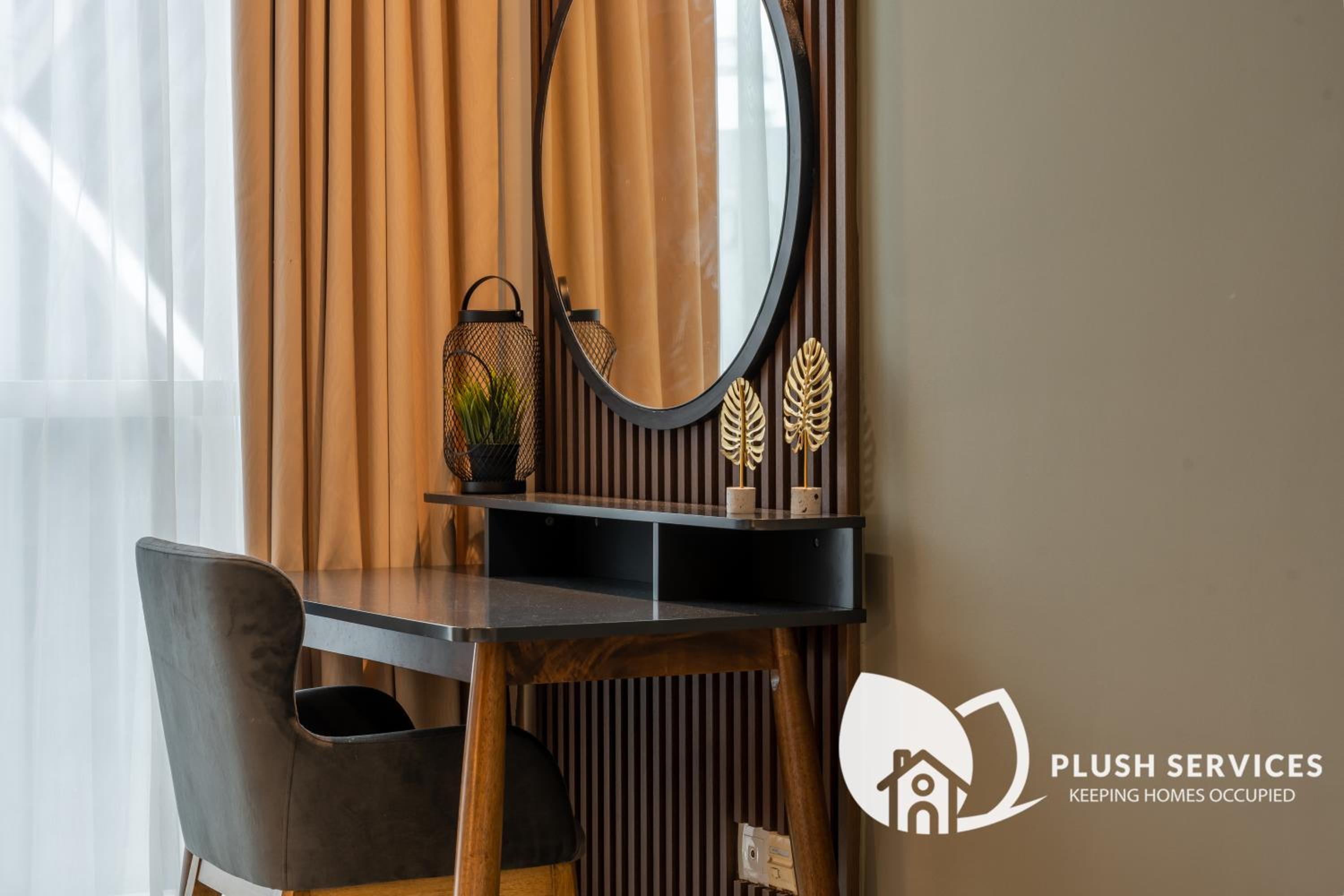 Binjai 8 by Plush