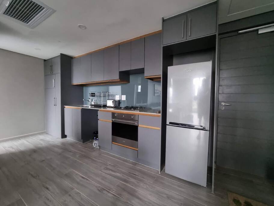 Umhlanga Arch - Business Executive 2BR Suite view 4