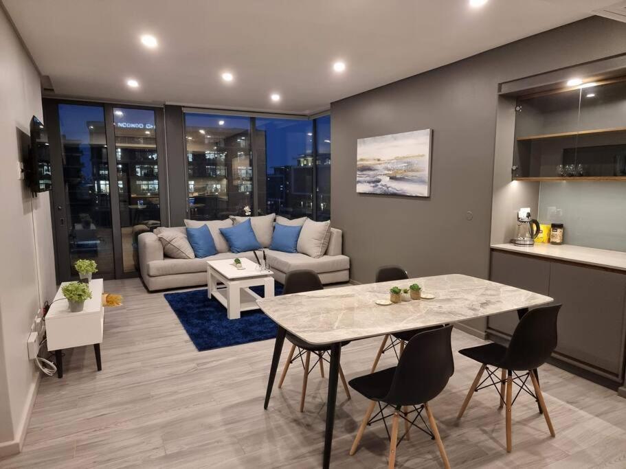Umhlanga Arch - Business Executive 2BR Suite view 5
