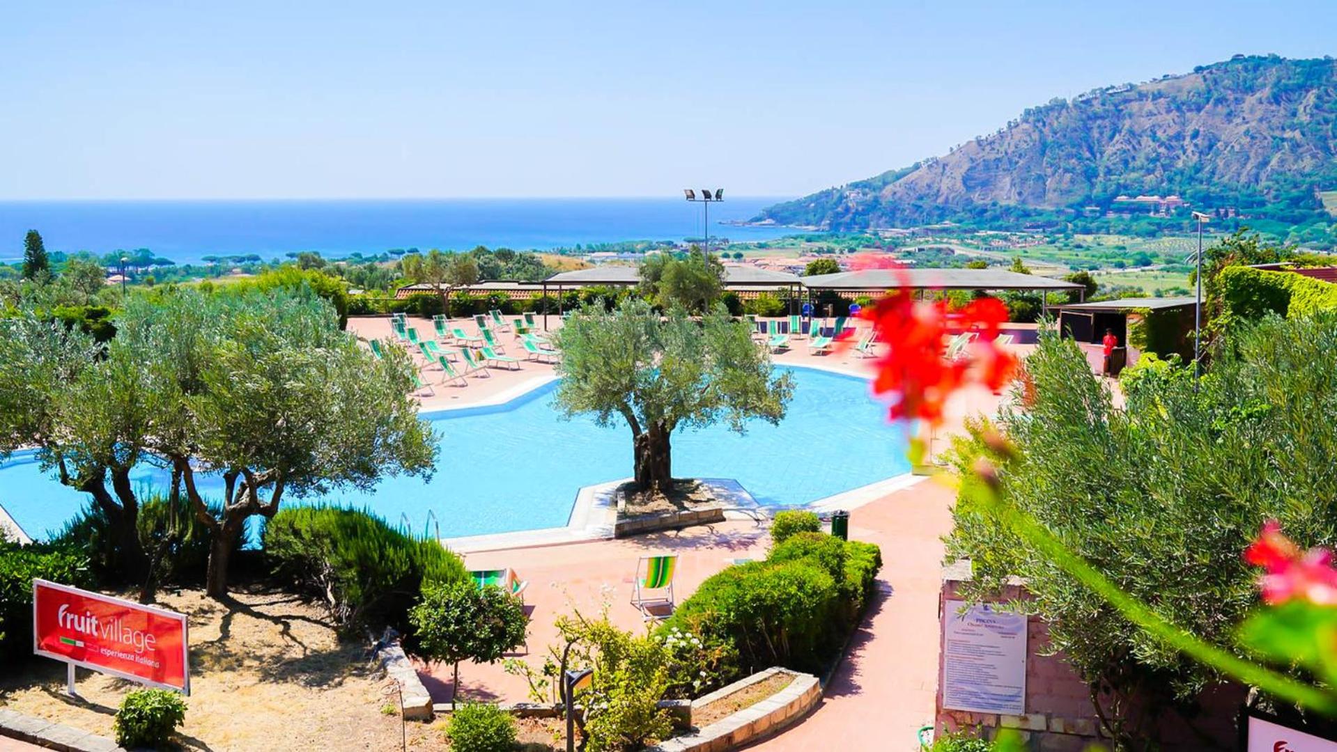 Villaggio Porto Rhoca
