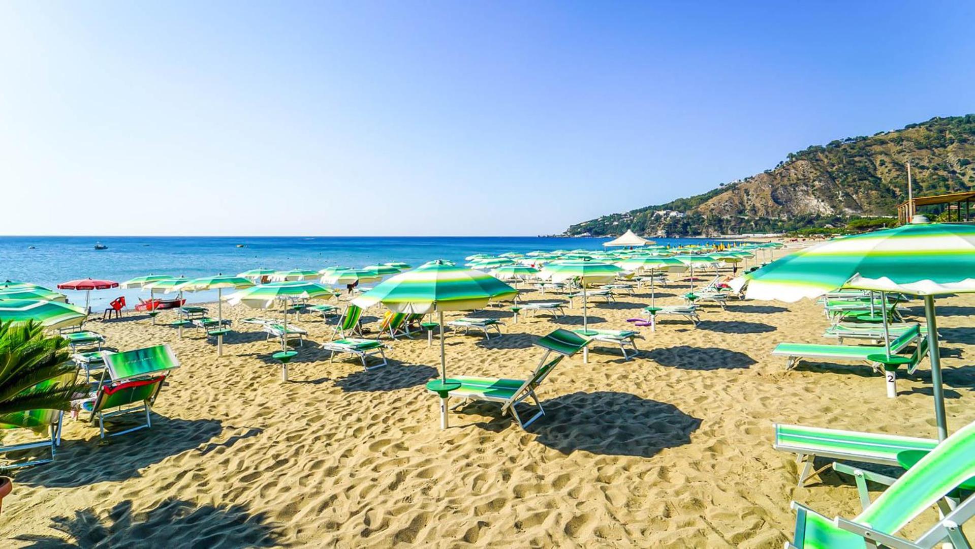 Villaggio Porto Rhoca