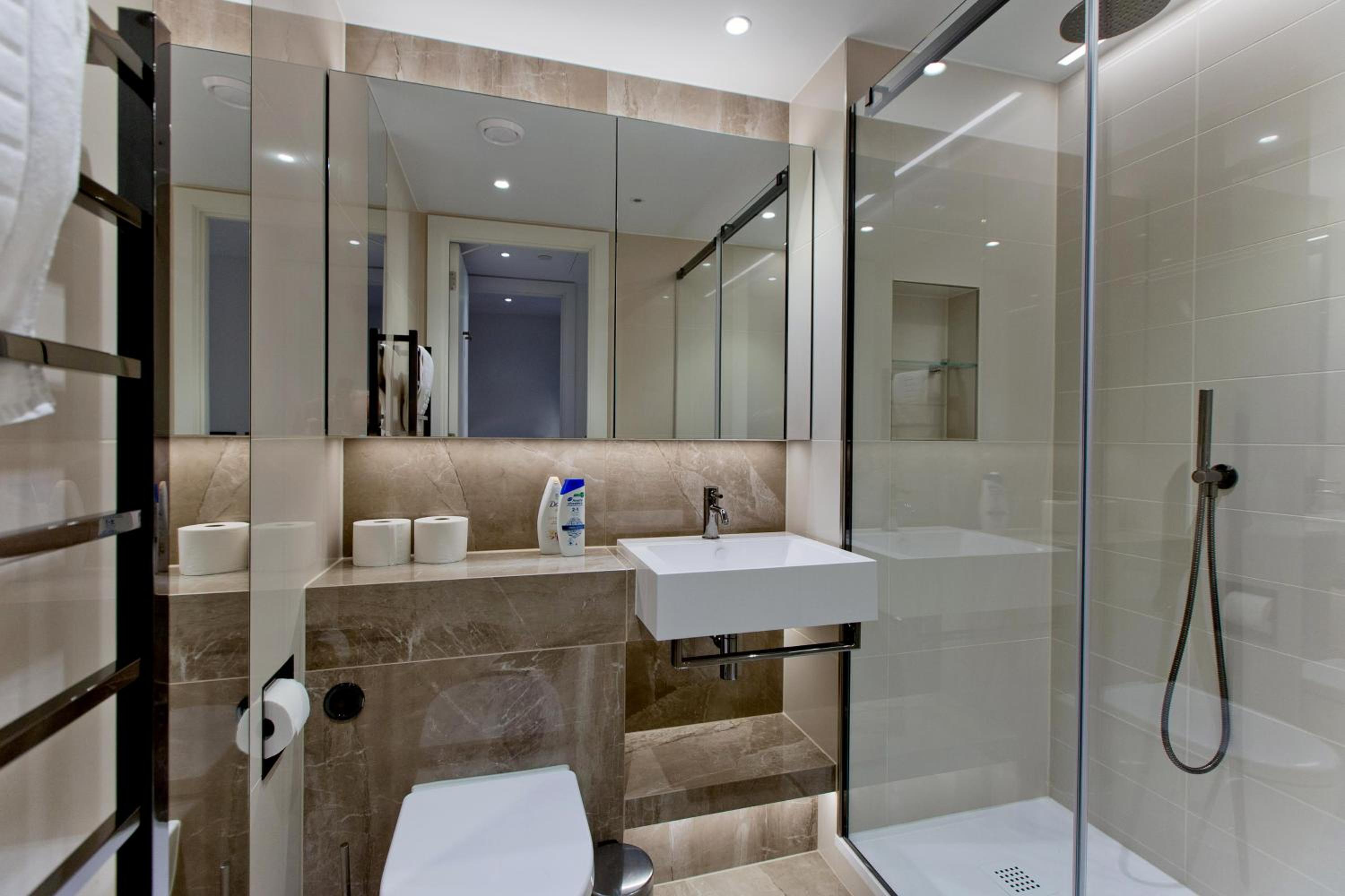 Fabulous Westfield 2 bed