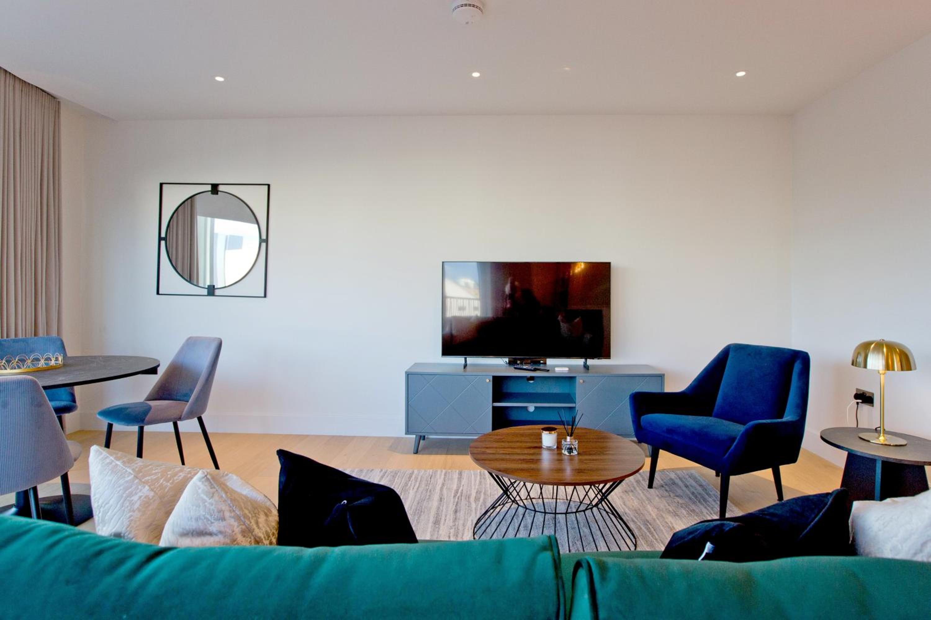 Fabulous Westfield 2 bed