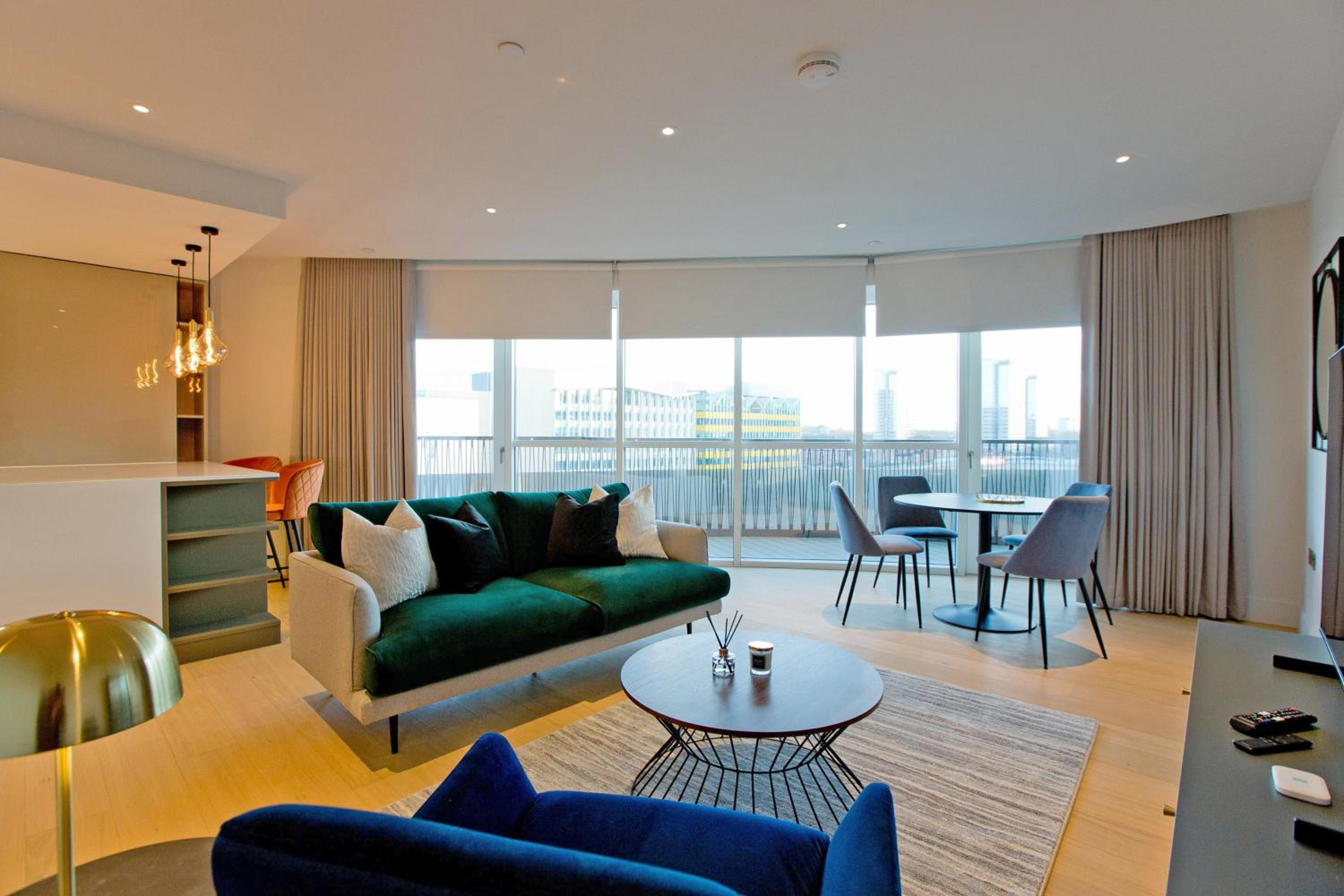 Fabulous Westfield 2 bed