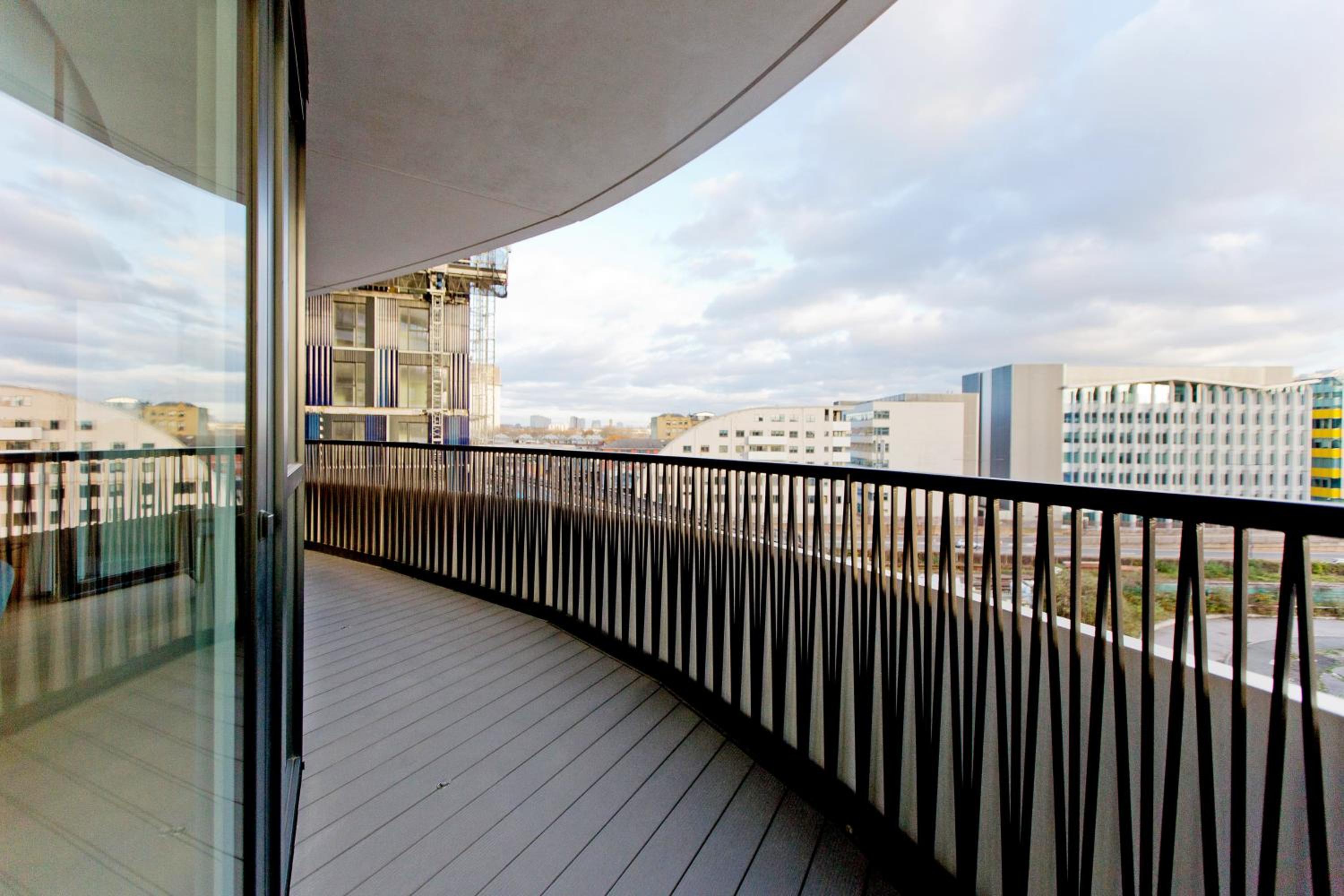 Fabulous Westfield 2 bed