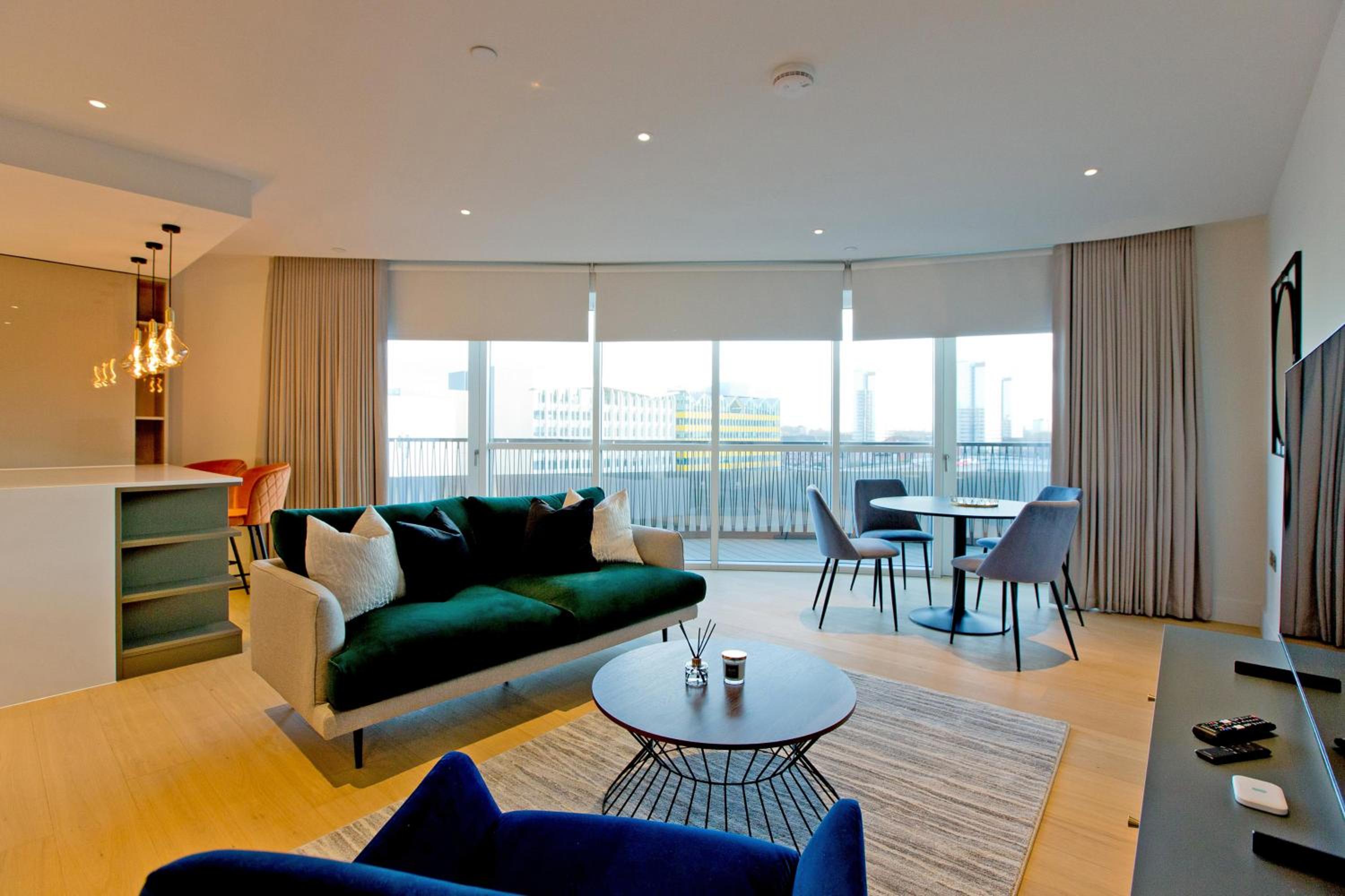 Fabulous Westfield 2 bed