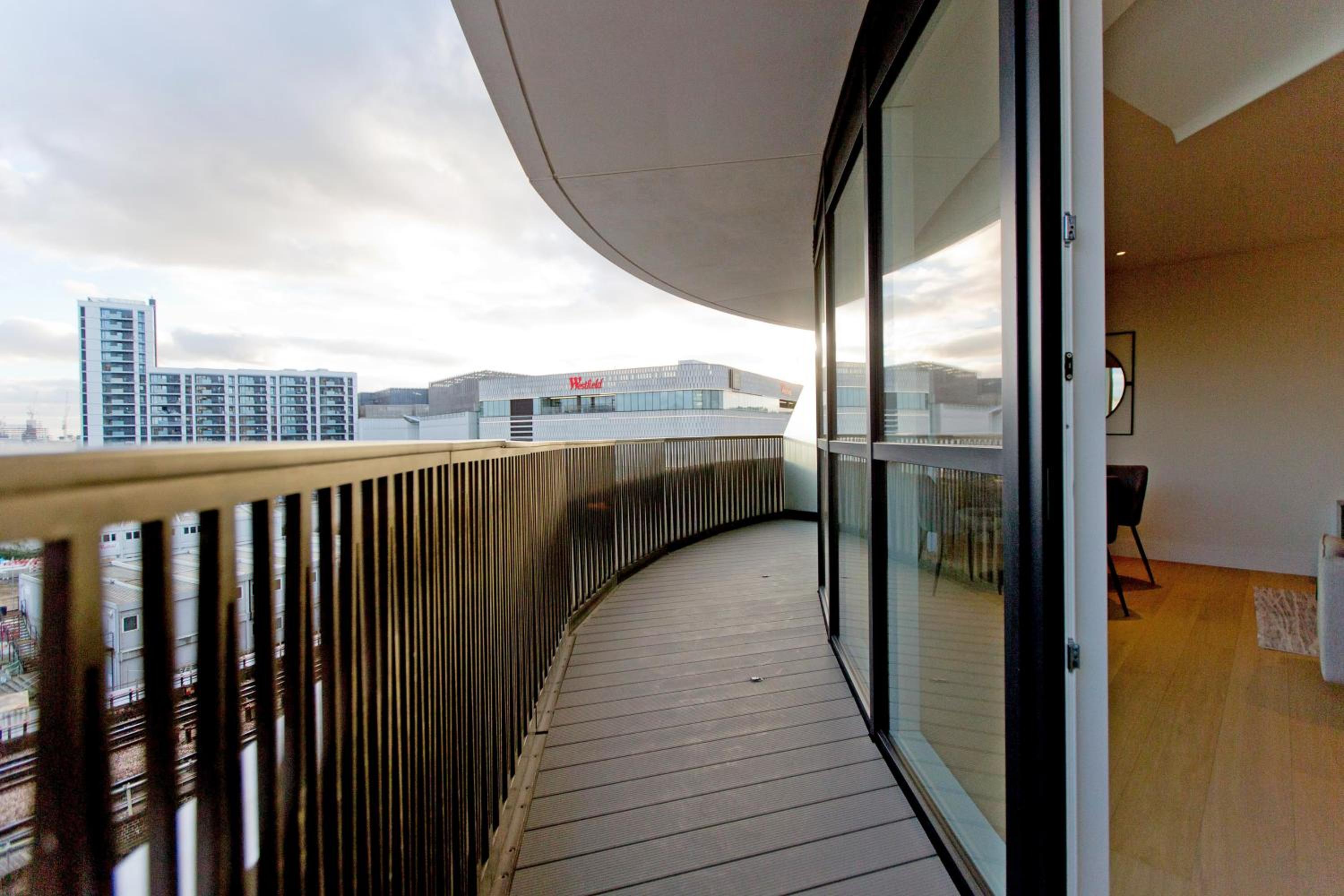 Fabulous Westfield 2 bed