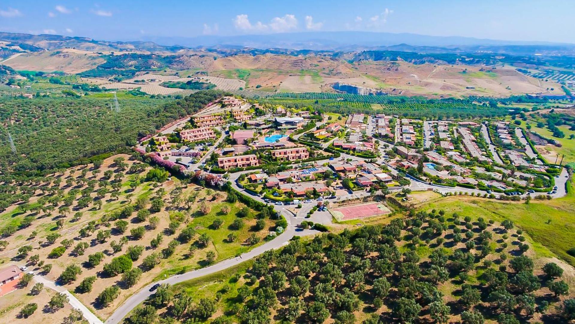 Villaggio Porto Rhoca