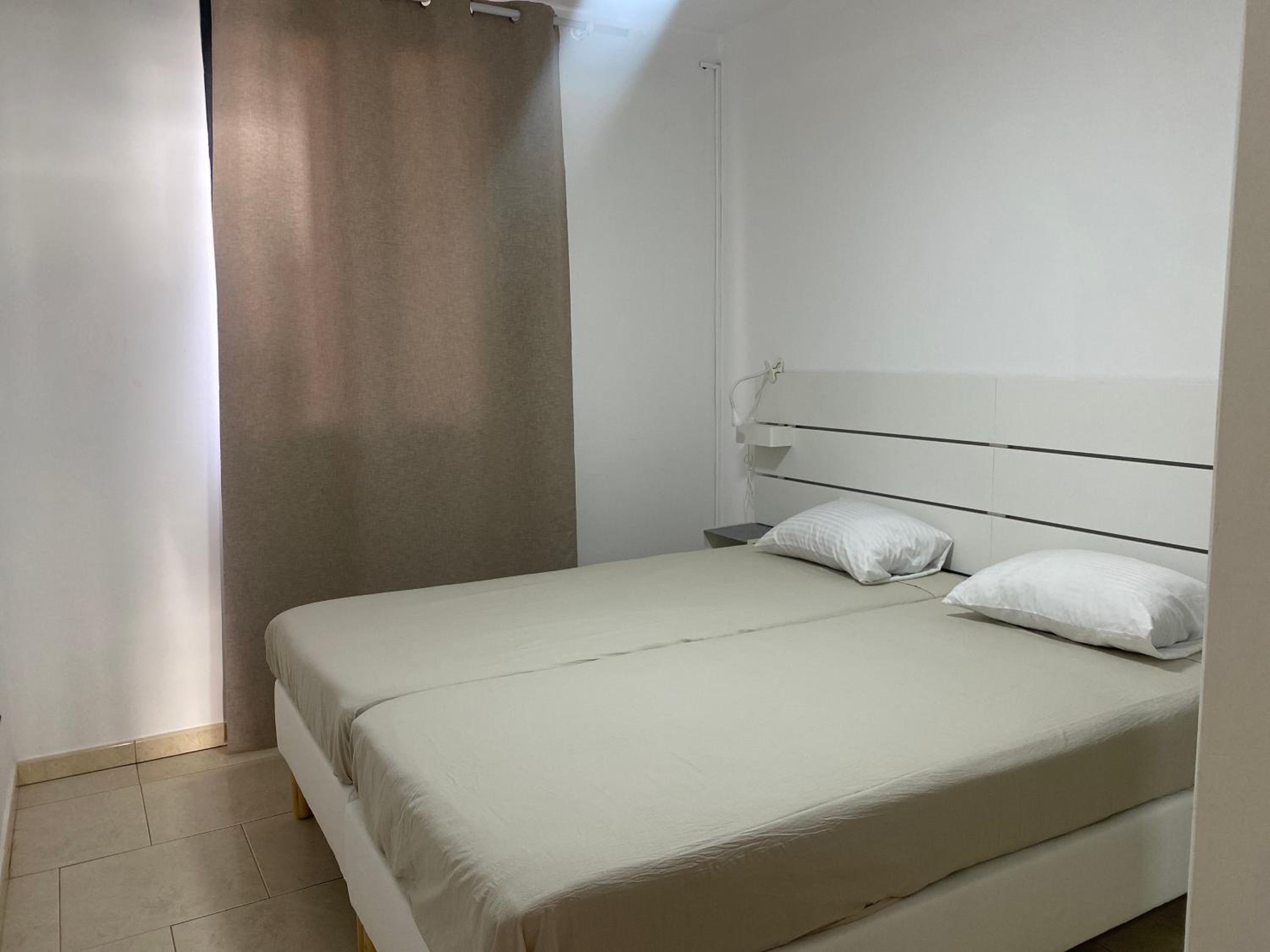 Aparthotel Praia Baixo