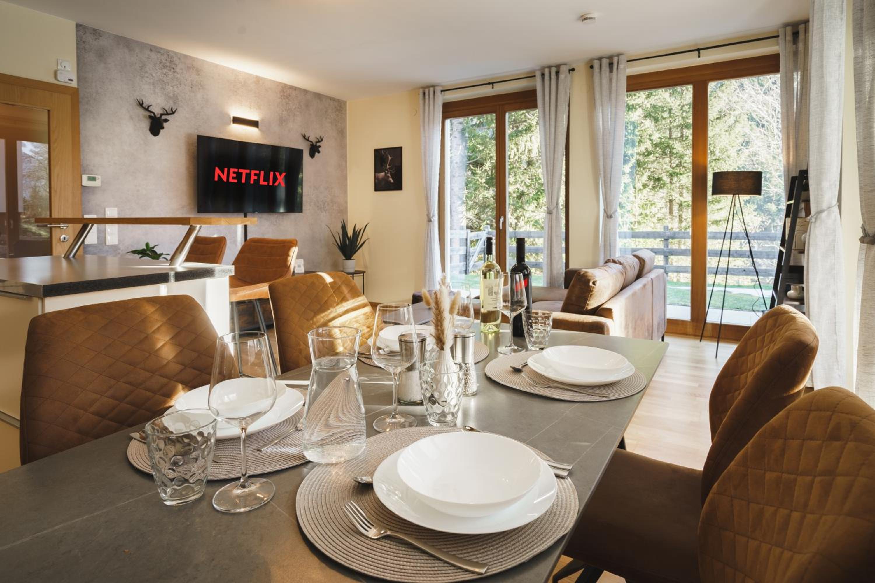 ALPSTAY Platzhirsch - Modern 2-Bedroom Family Apartment with Garden
